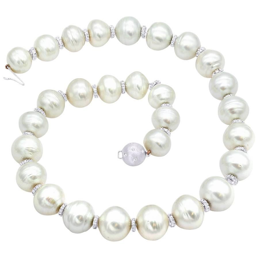 1.65 Carat 18 Karat Pearl Diamond Necklace For Sale