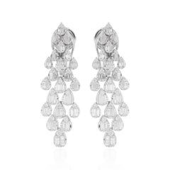 Boucles d
oreilles pendantes en or blanc 18 carats avec diamants baguettes et ronds de 1,65 carat