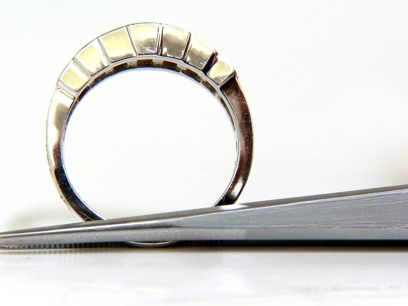 Women's or Men's 1.65 Carat Brilliant Square Baguette and Rounds Cuts Diamond Band 14 Karat G/VS