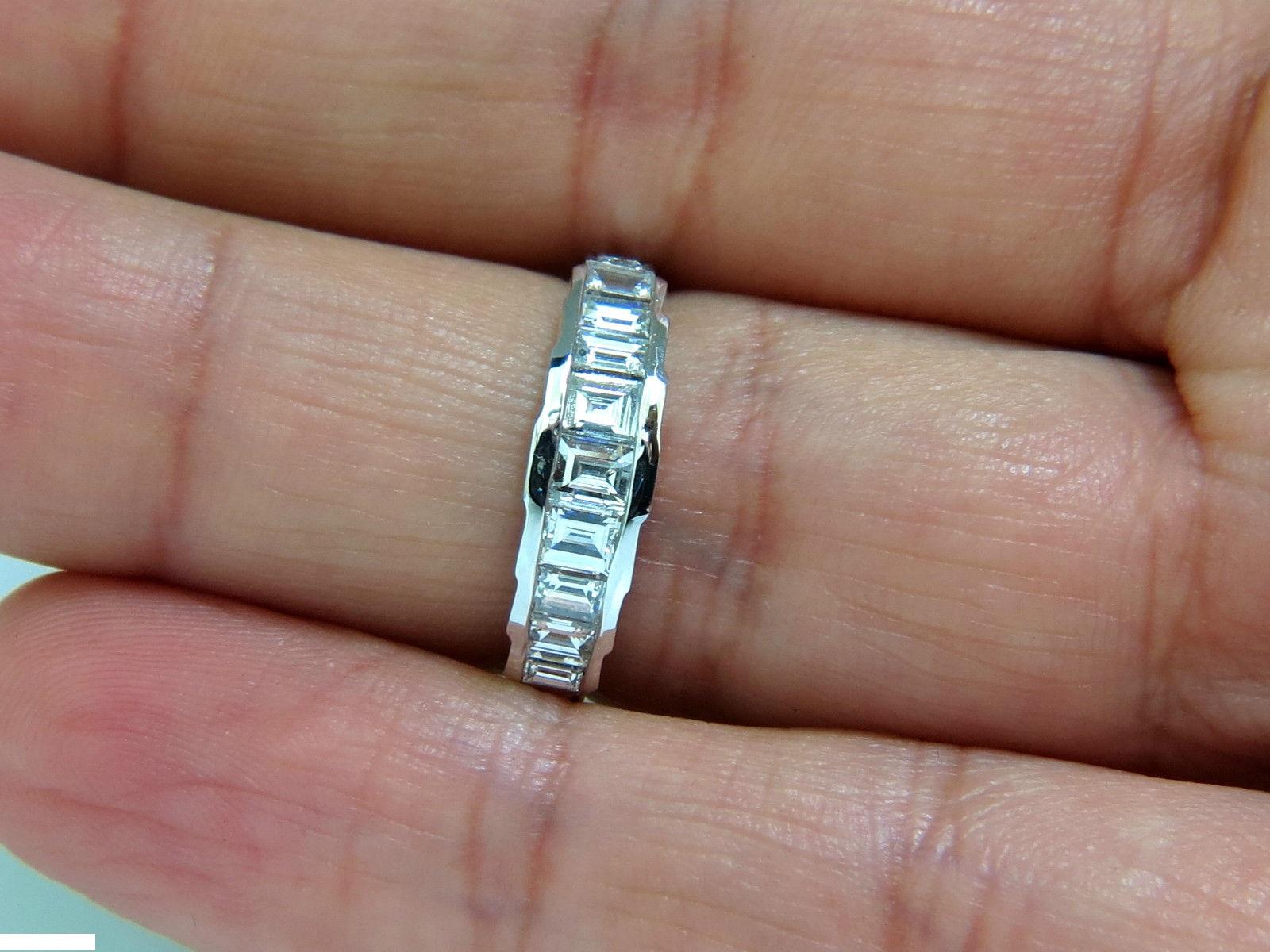 1.65 Carat Brilliant Square Baguette and Rounds Cuts Diamond Band 14 Karat G/VS 1
