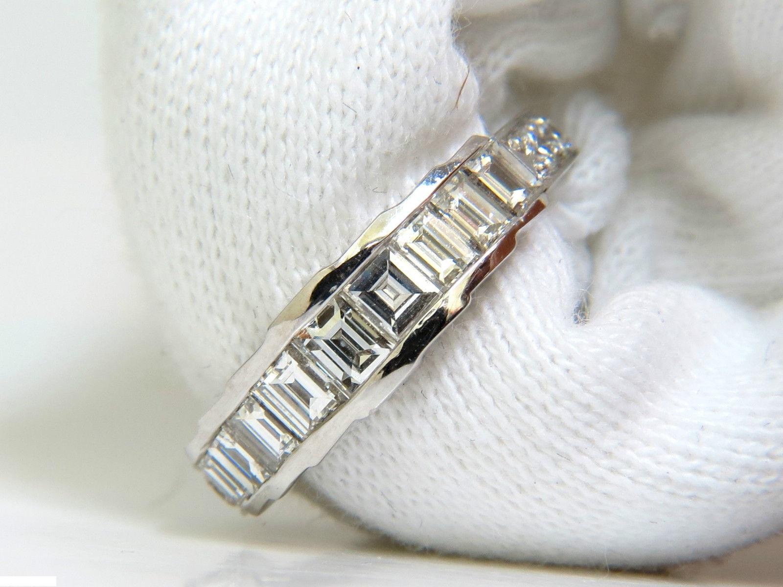 1.65 Carat Brilliant Square Baguette and Rounds Cuts Diamond Band 14 Karat G/VS 3