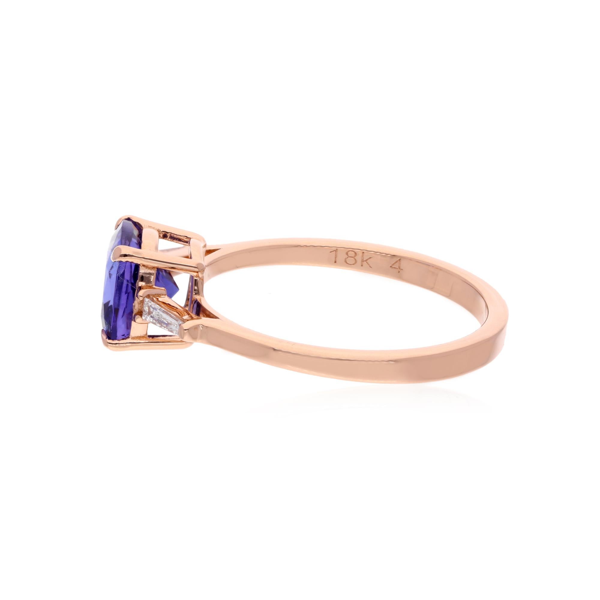 1,65 Karat Kissenschliff Tansanit Ring spitz zulaufend 0,09 Karat Baguette-Diamant 18k Roségold (Moderne) im Angebot