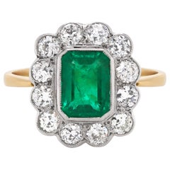 1.65 Carat Emerald and Diamond 18 Carat Gold Coronet Cluster Ring