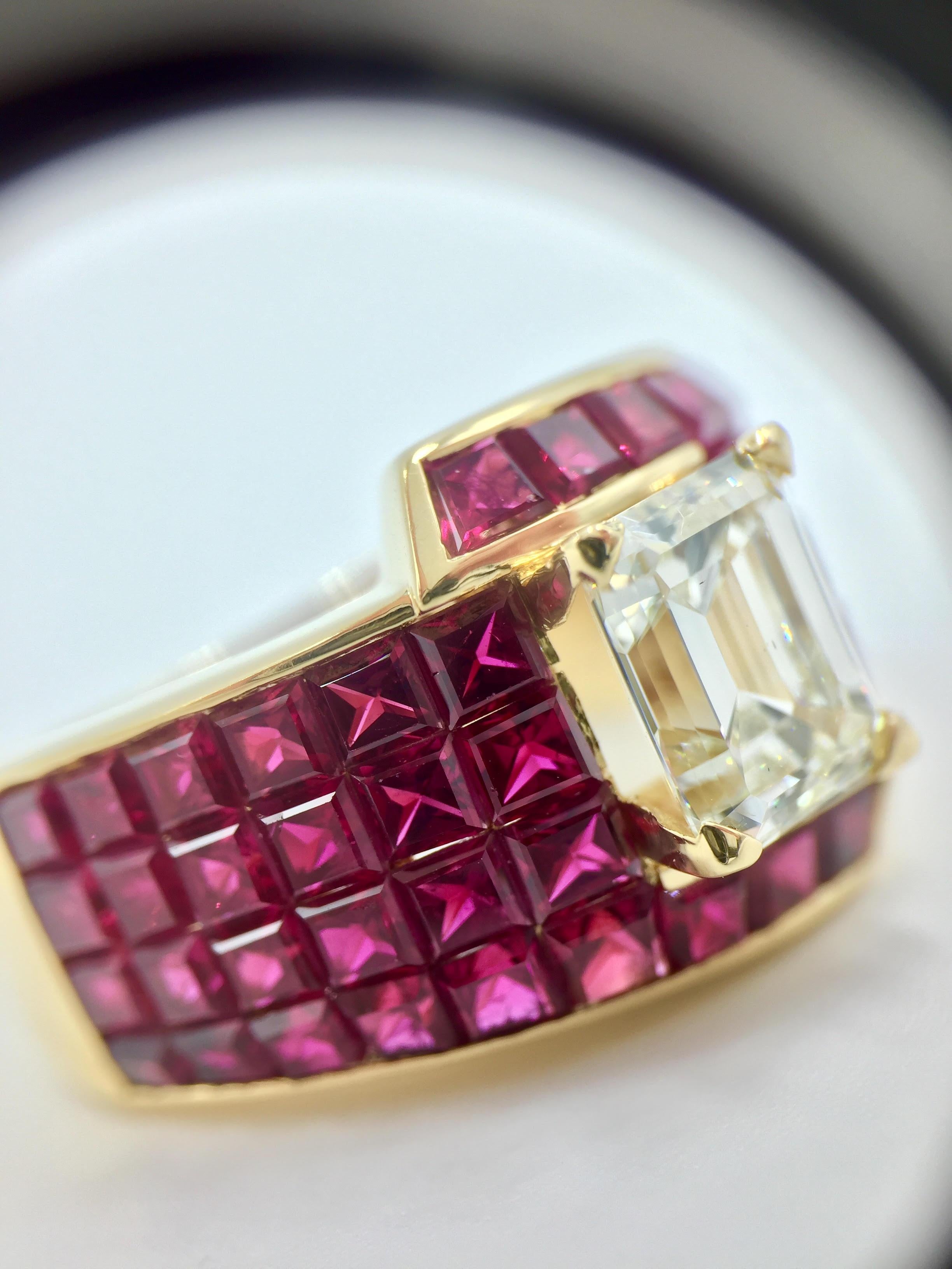 1.65 Carat Emerald Cut Diamond and Ruby 18 Karat Gold Cocktail Ring For Sale 2