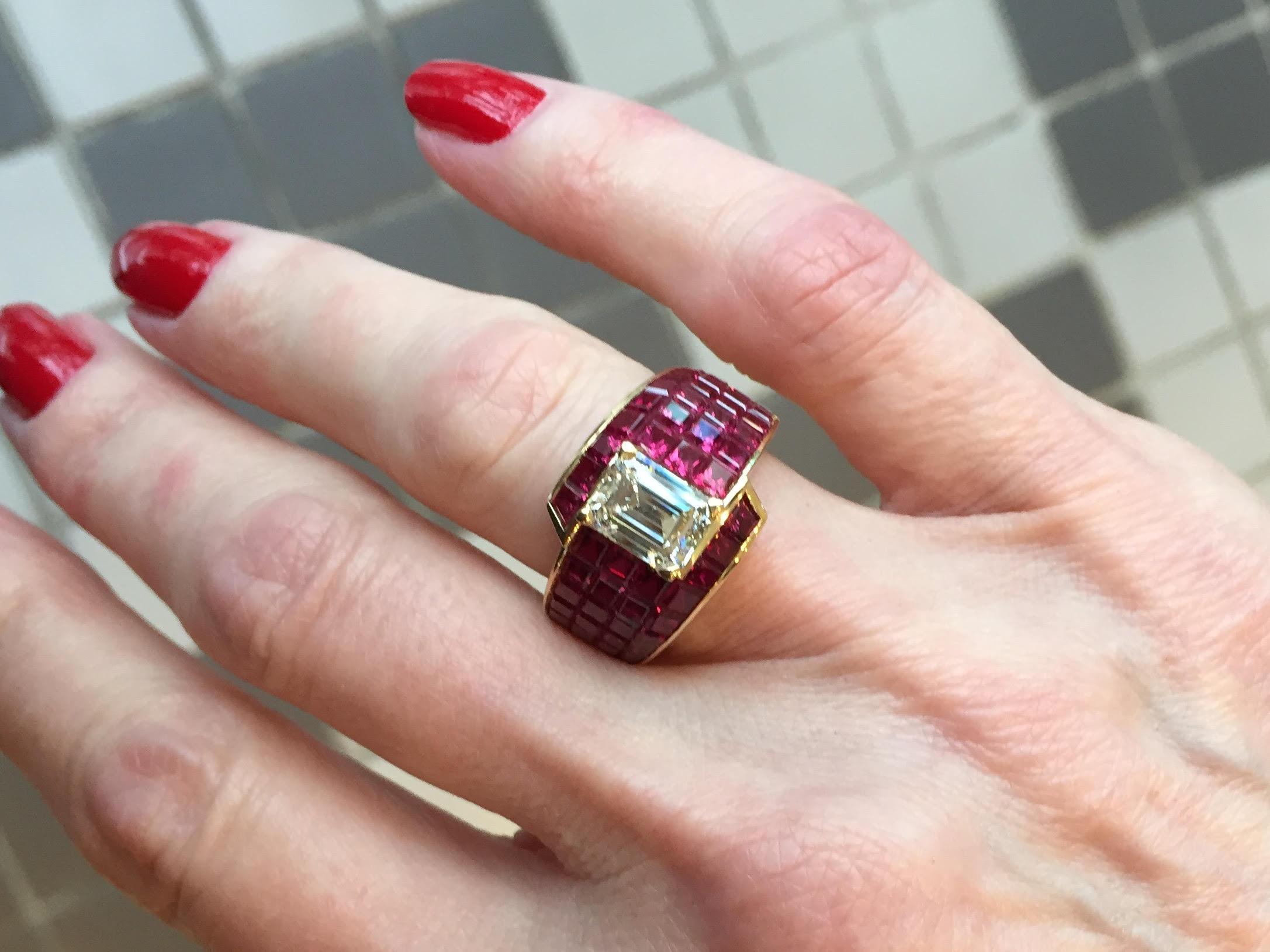 1.65 Carat Emerald Cut Diamond and Ruby 18 Karat Gold Cocktail Ring For Sale 4