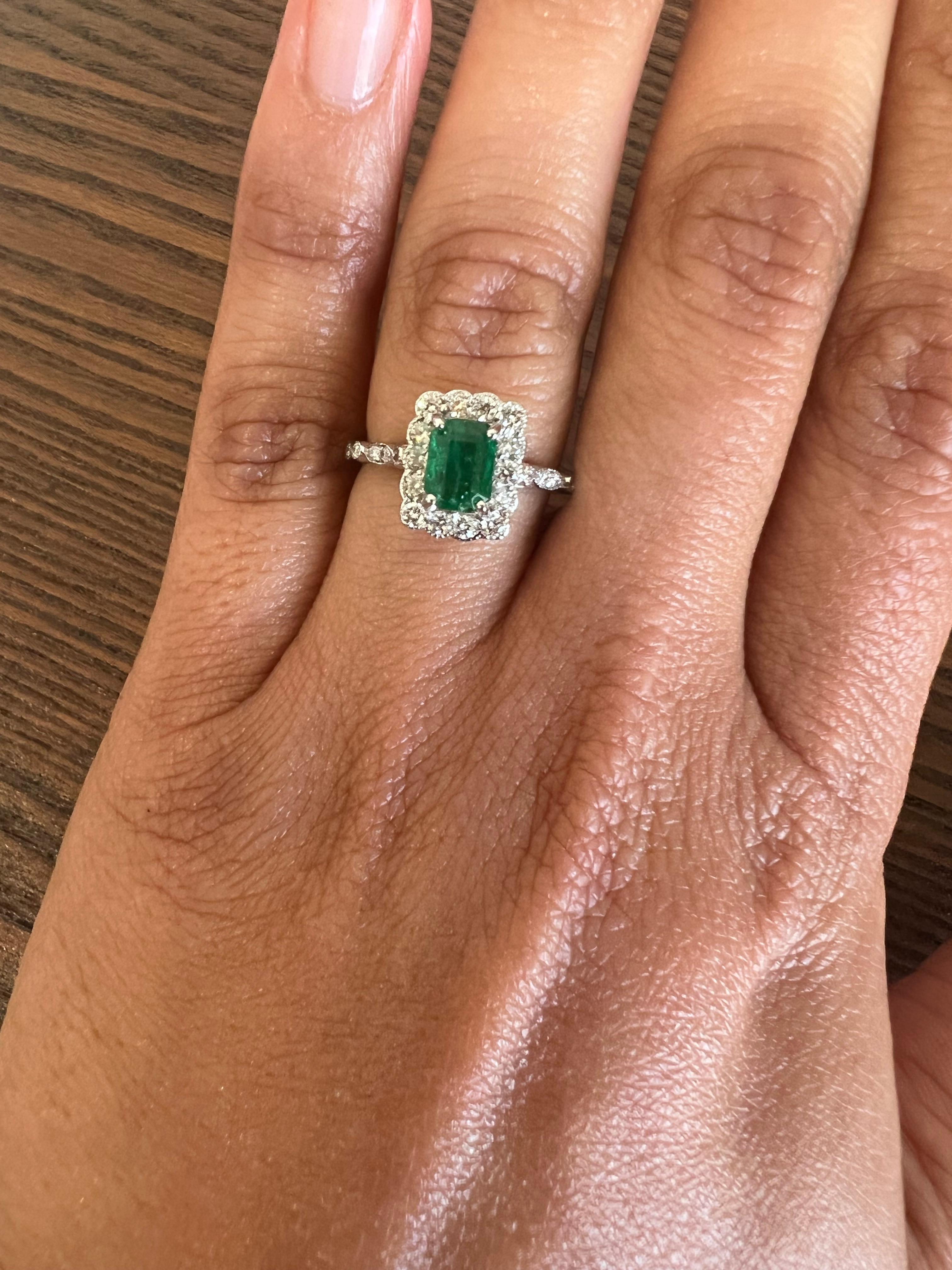1.65 Carat Emerald Diamond 18 Karat White Gold Engagement Ring In New Condition For Sale In Los Angeles, CA