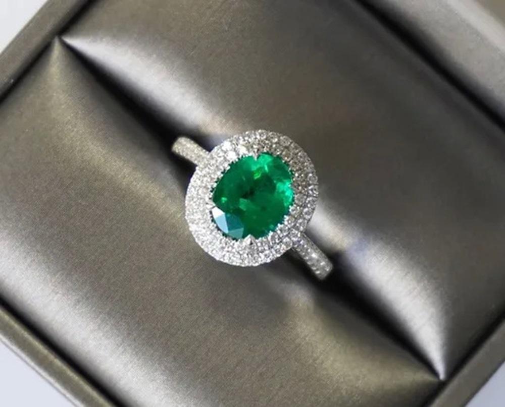 Women's 1.65 Carat Emerald Double Halo Ring For Sale