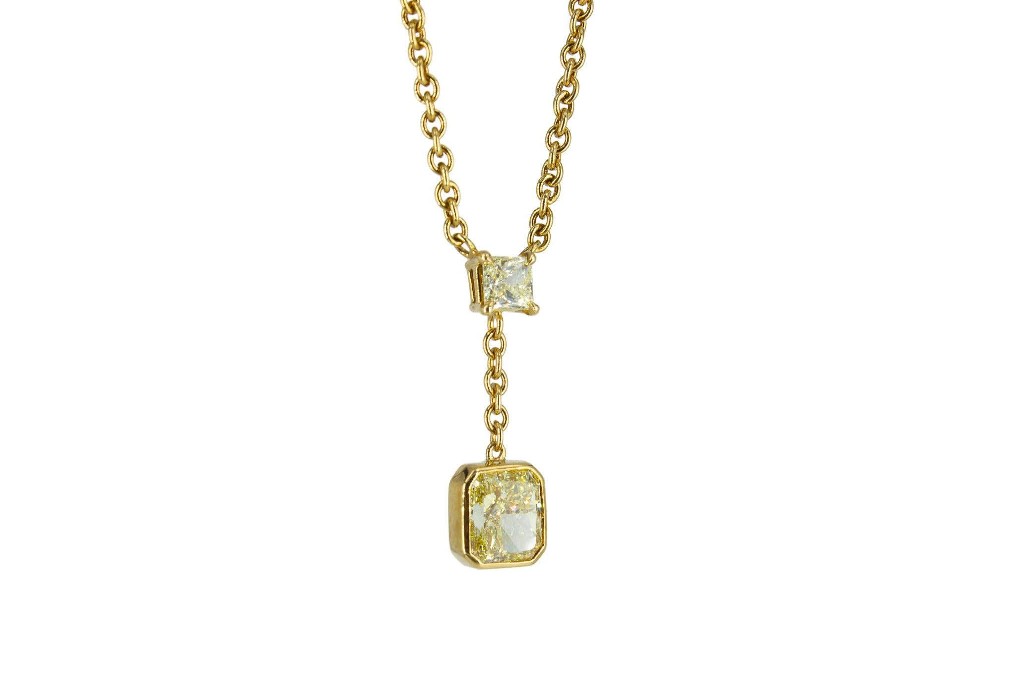 Contemporain Collier pendentif en diamant jaune fantaisie de 1,65 carat en vente