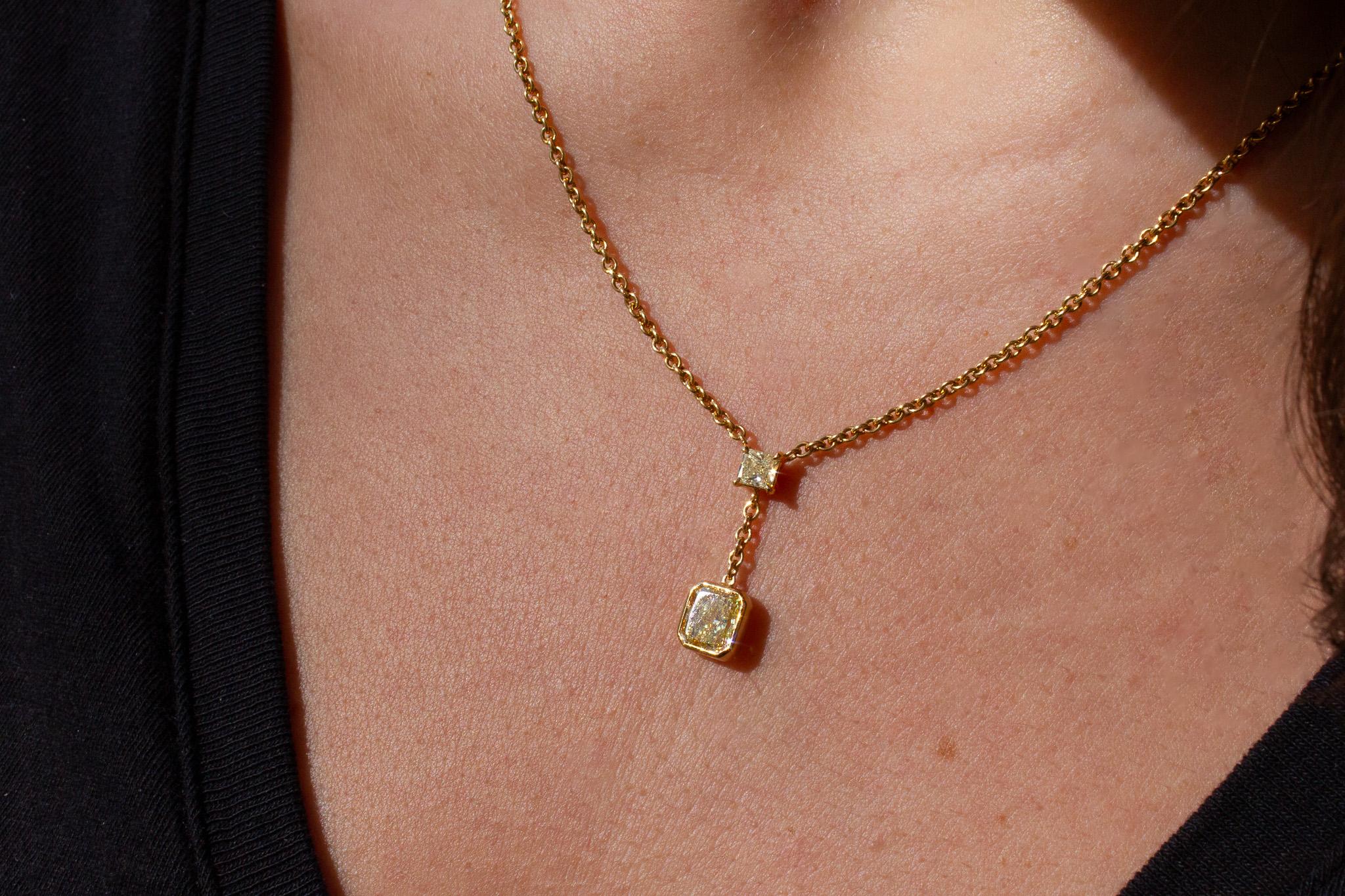 Collier pendentif en diamant jaune fantaisie de 1,65 carat en vente 1