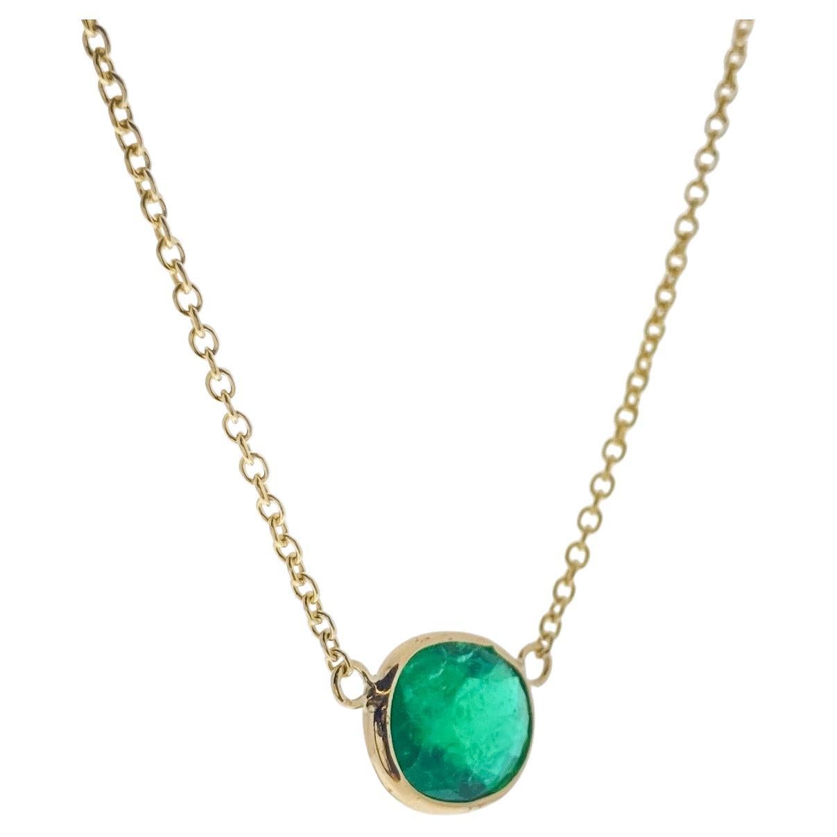 1.65 Carat Green Emerald Oval Cut Fashion Necklaces In 14K Yellow Gold For Sale
