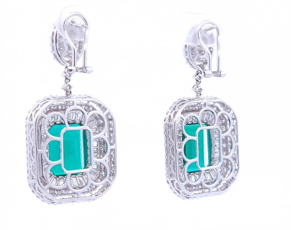 16.5 Carat Lab Emerald Earrings in 18K White Gold In New Condition For Sale In Tustin, CA