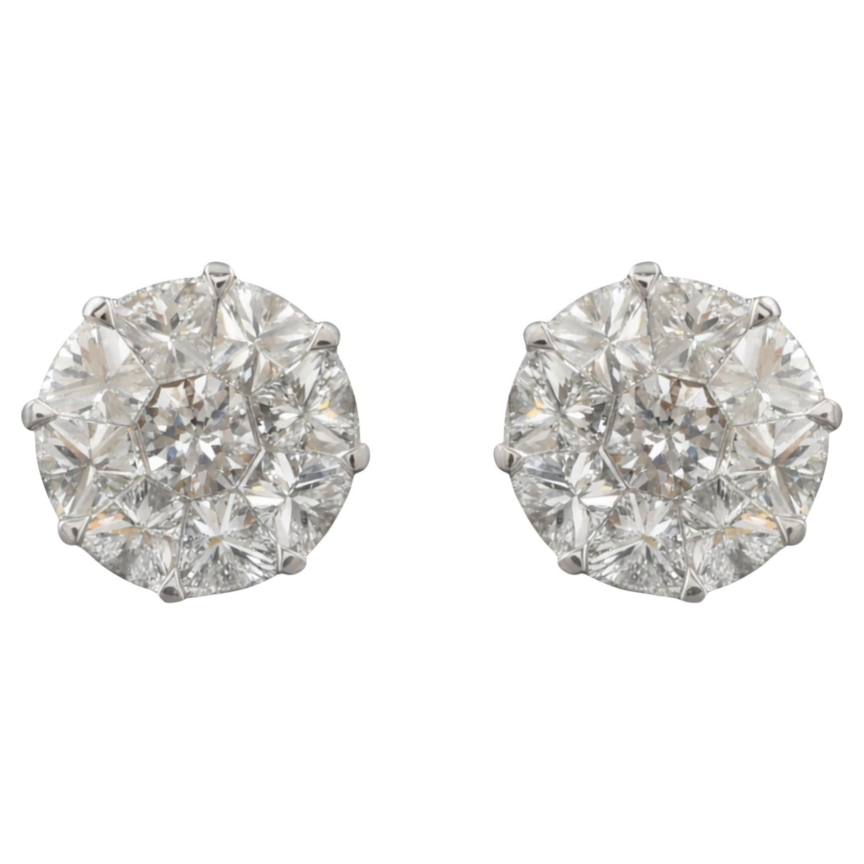 Orecchini con perno ad illusione con cluster di diamanti tondi e brillanti da 1,65 carati SI/H in oro 14k