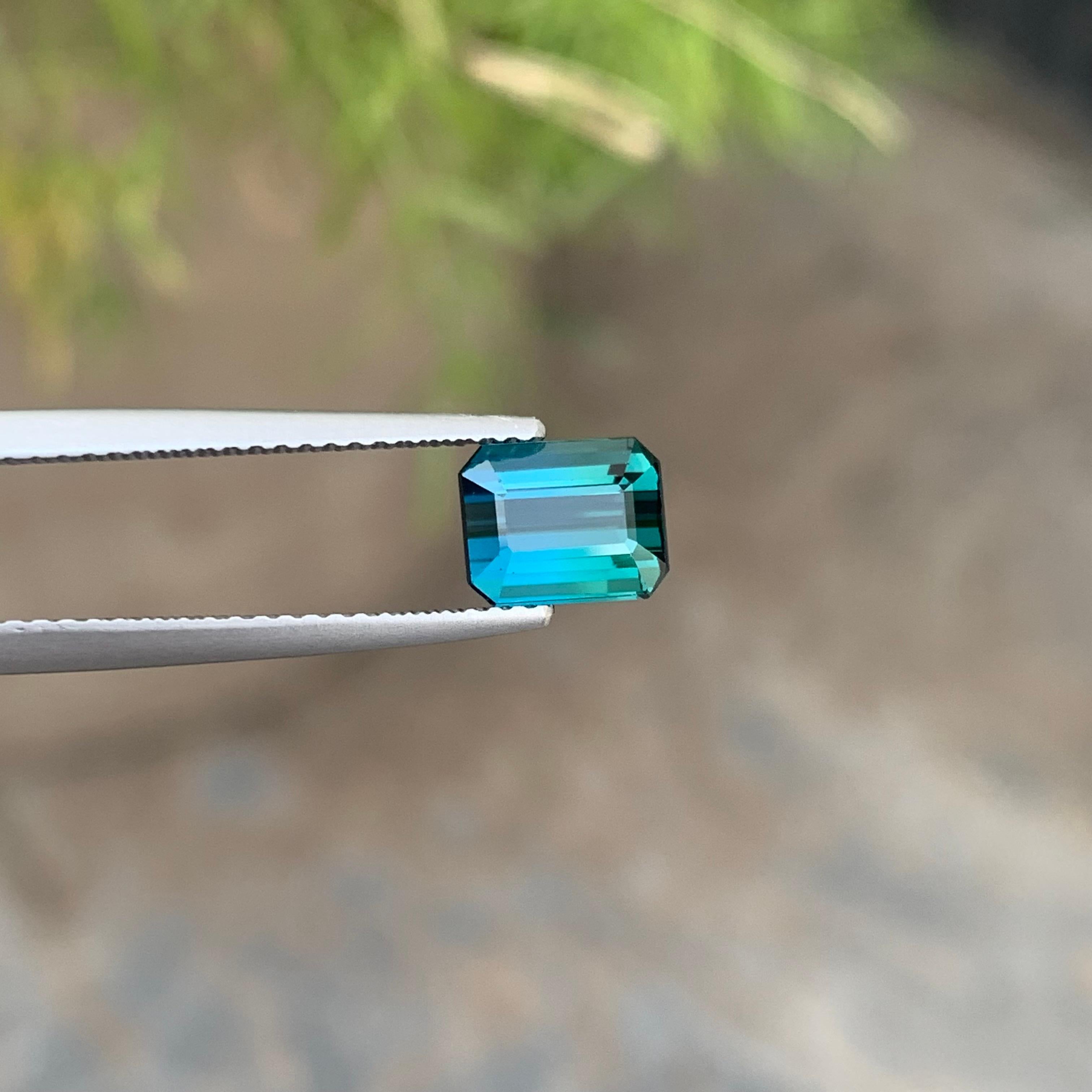 1,65 Karat natürlicher blauer Indicolit-Turmalin in Smaragdform aus afghanischer Mine in Form eines Smaragds im Angebot 3