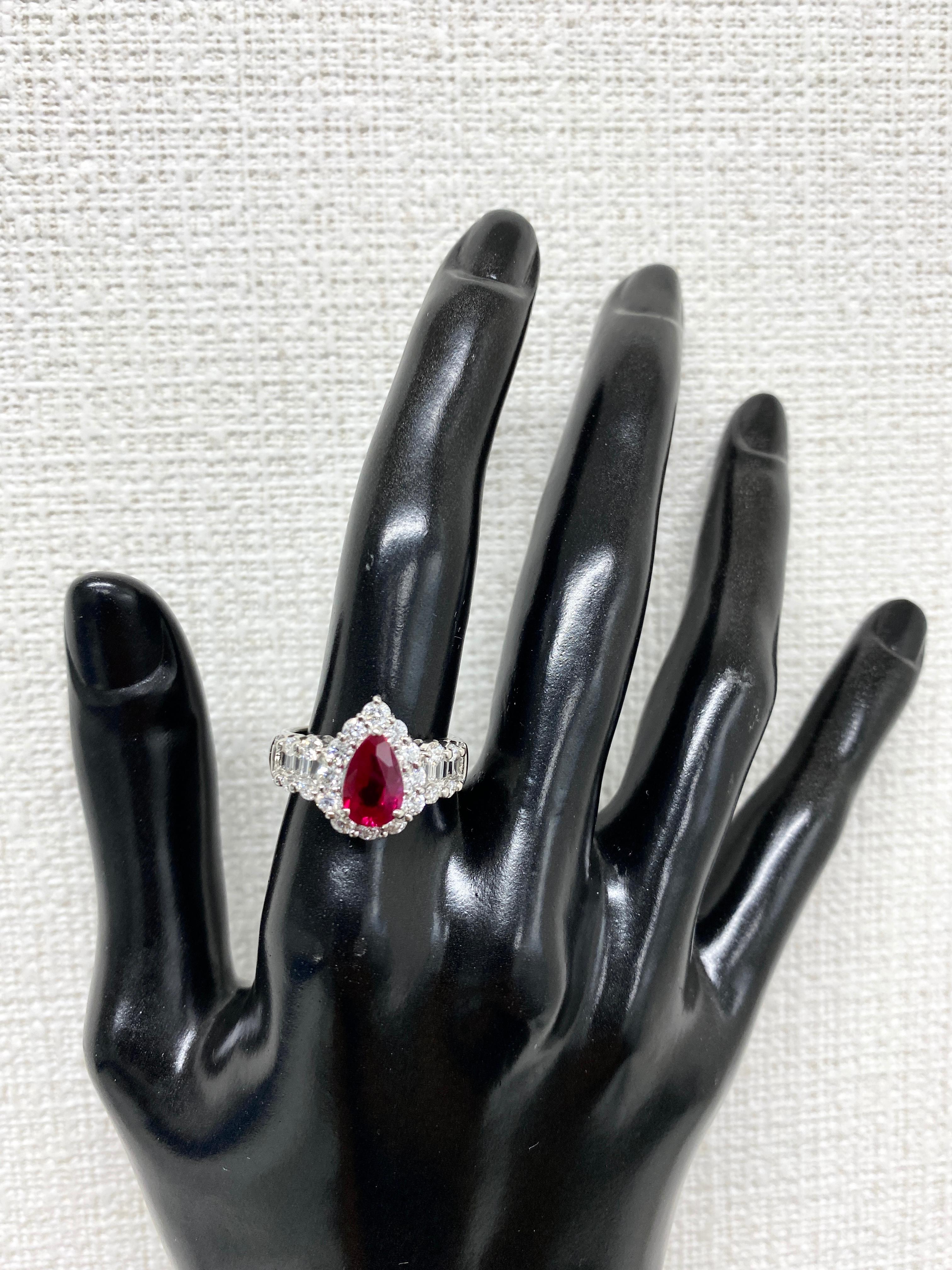 GIA Certified 1.65 Carat Natural Burmese Pigeon's Blood Color Ruby Ring In New Condition In Tokyo, JP