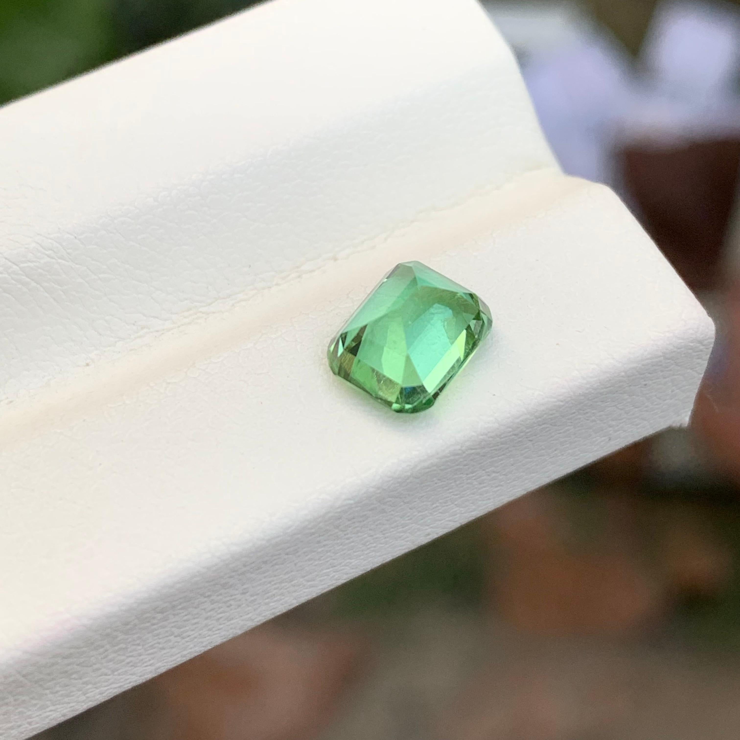 Taglio cuscino 1.65 carati di tormalina blu verde sciolta naturale a forma di cuscino in vendita