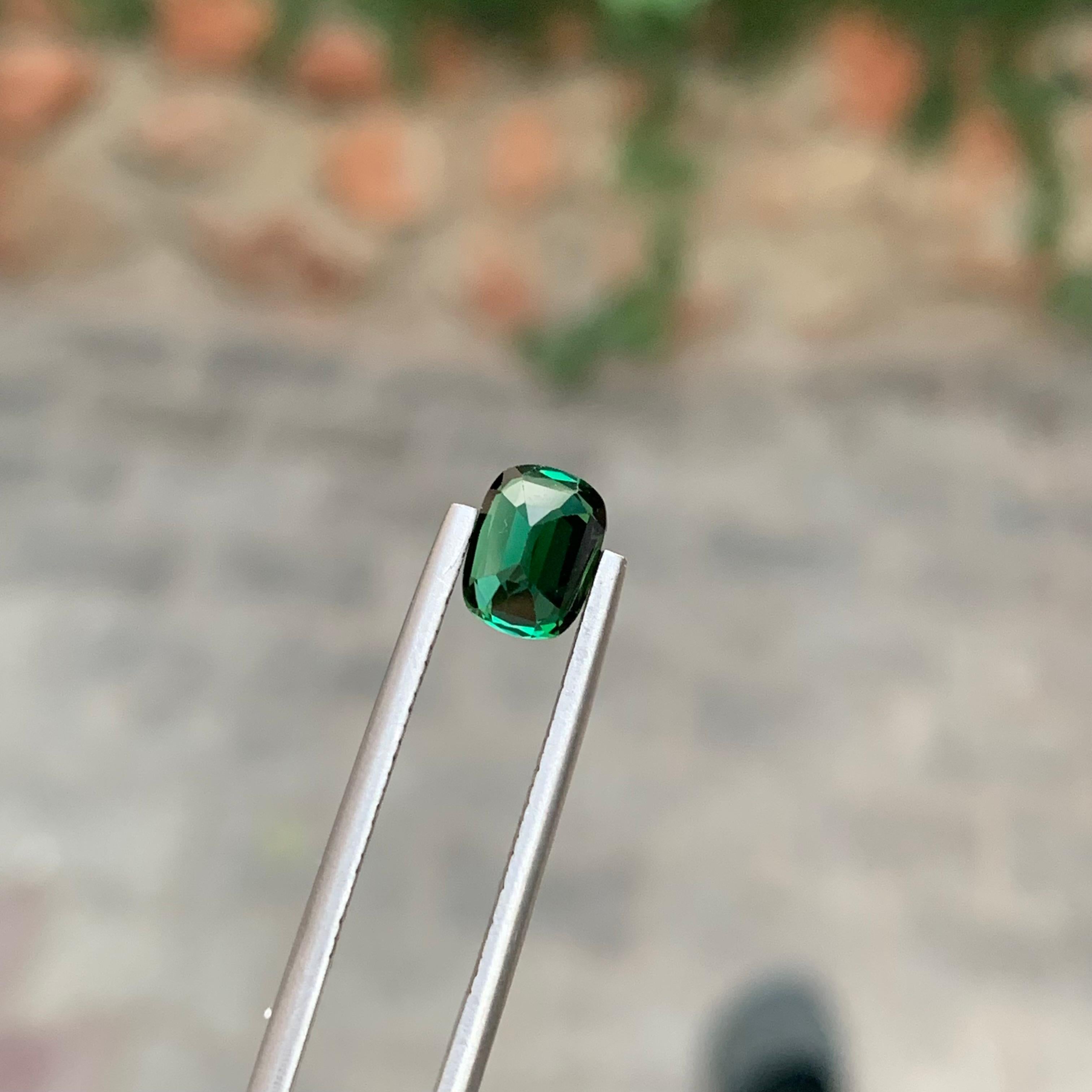 1.65 Carat Natural Loose Blue Green Tourmaline Cushion Shape Gemstone (Tourmaline bleue verte en forme de coussin) en vente 1