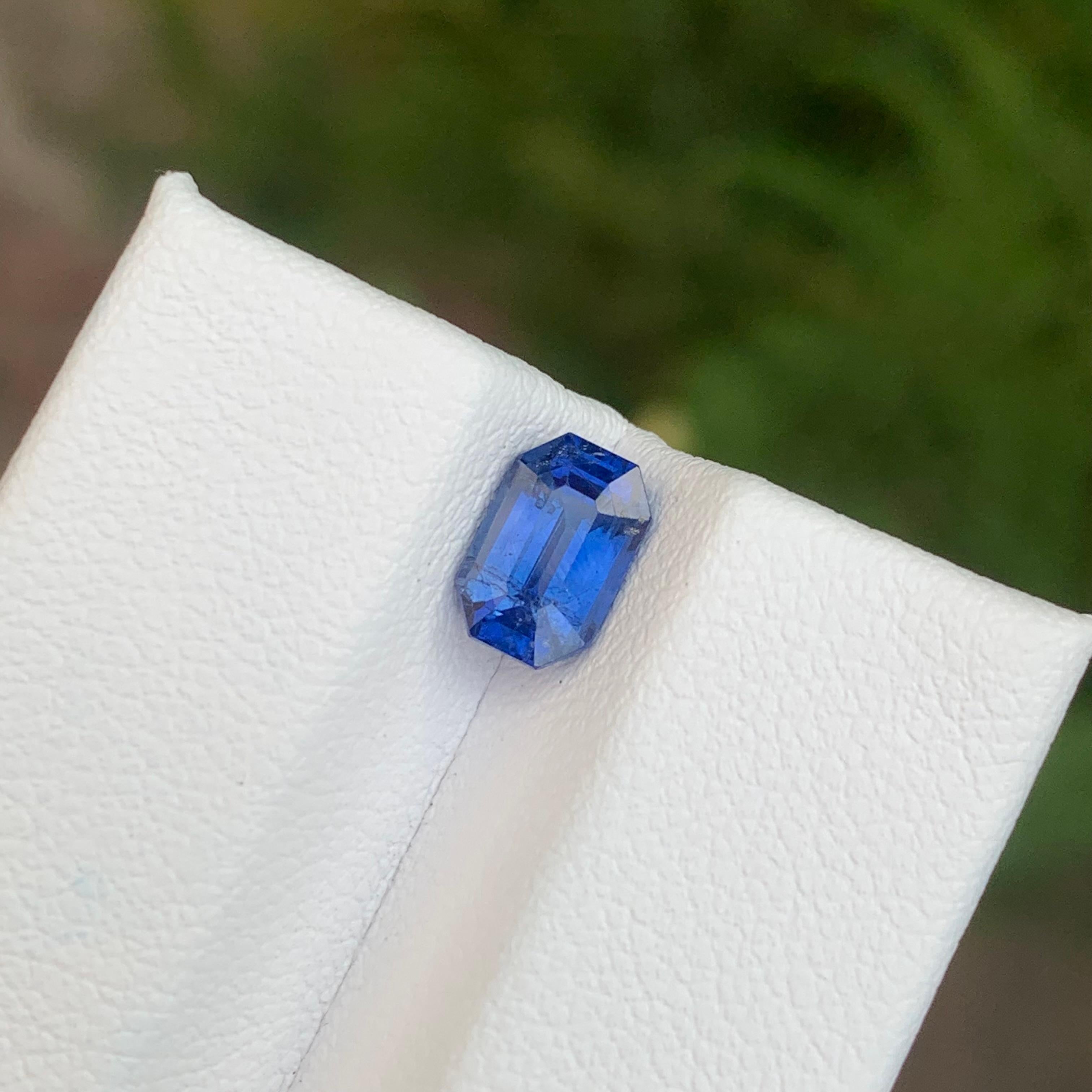 Ottagono 1.65 Carat Natural Loose Blue Sapphire Octagon Shape Gemstone in vendita