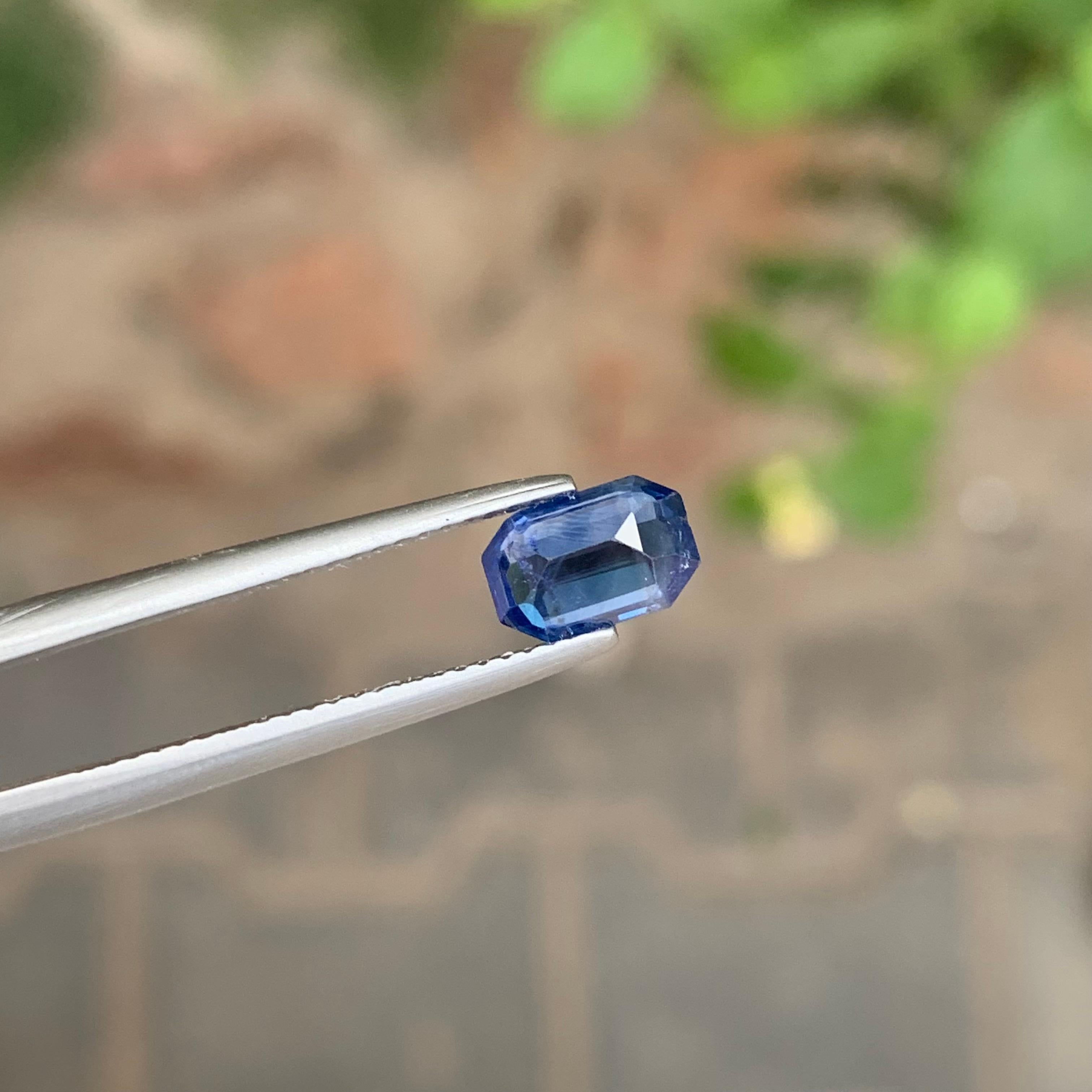 1.65 Carat Natural Loose Blue Sapphire Octagon Shape Gemstone in vendita 1
