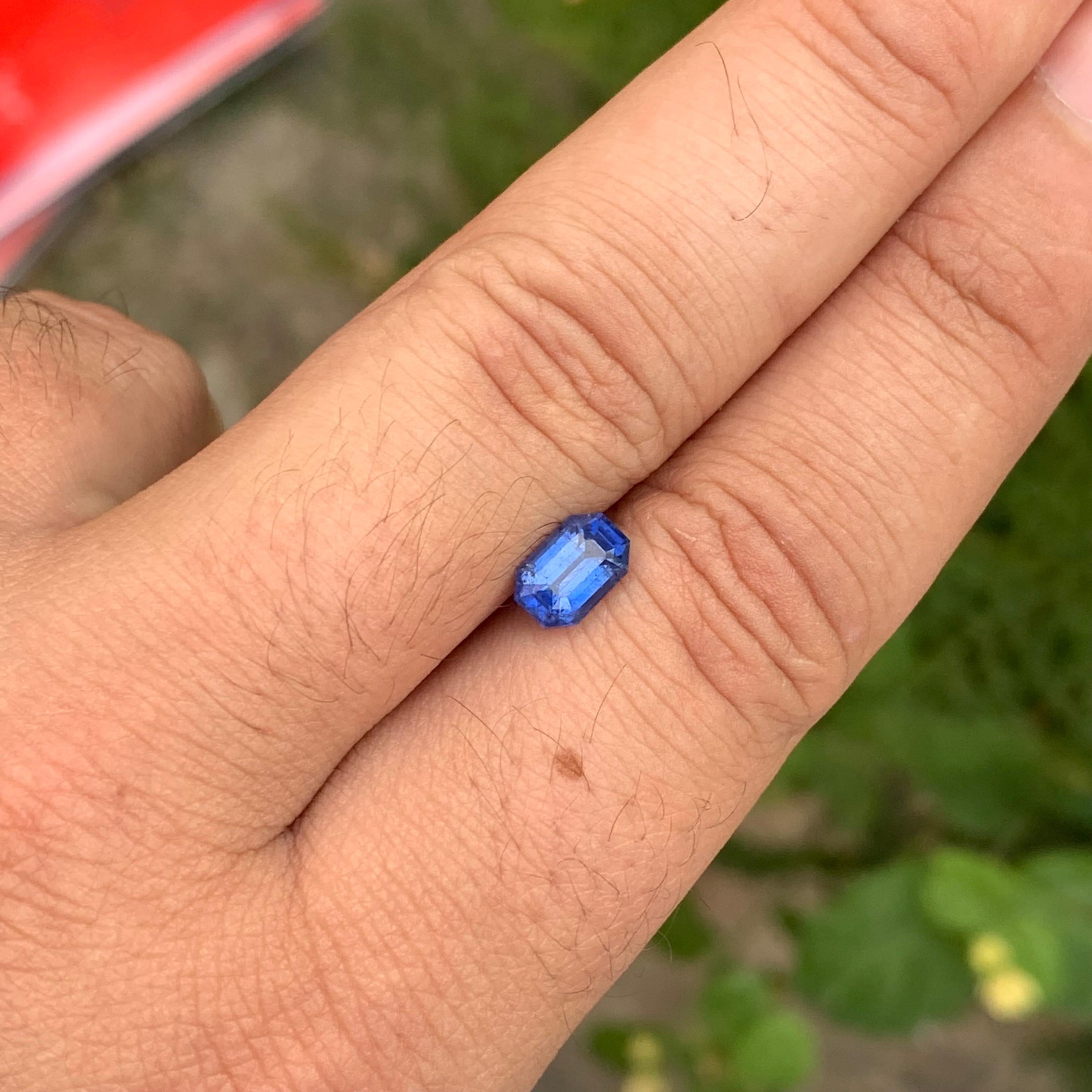 1.65 Carat Natural Loose Blue Sapphire Octagon Shape Gemstone in vendita 2