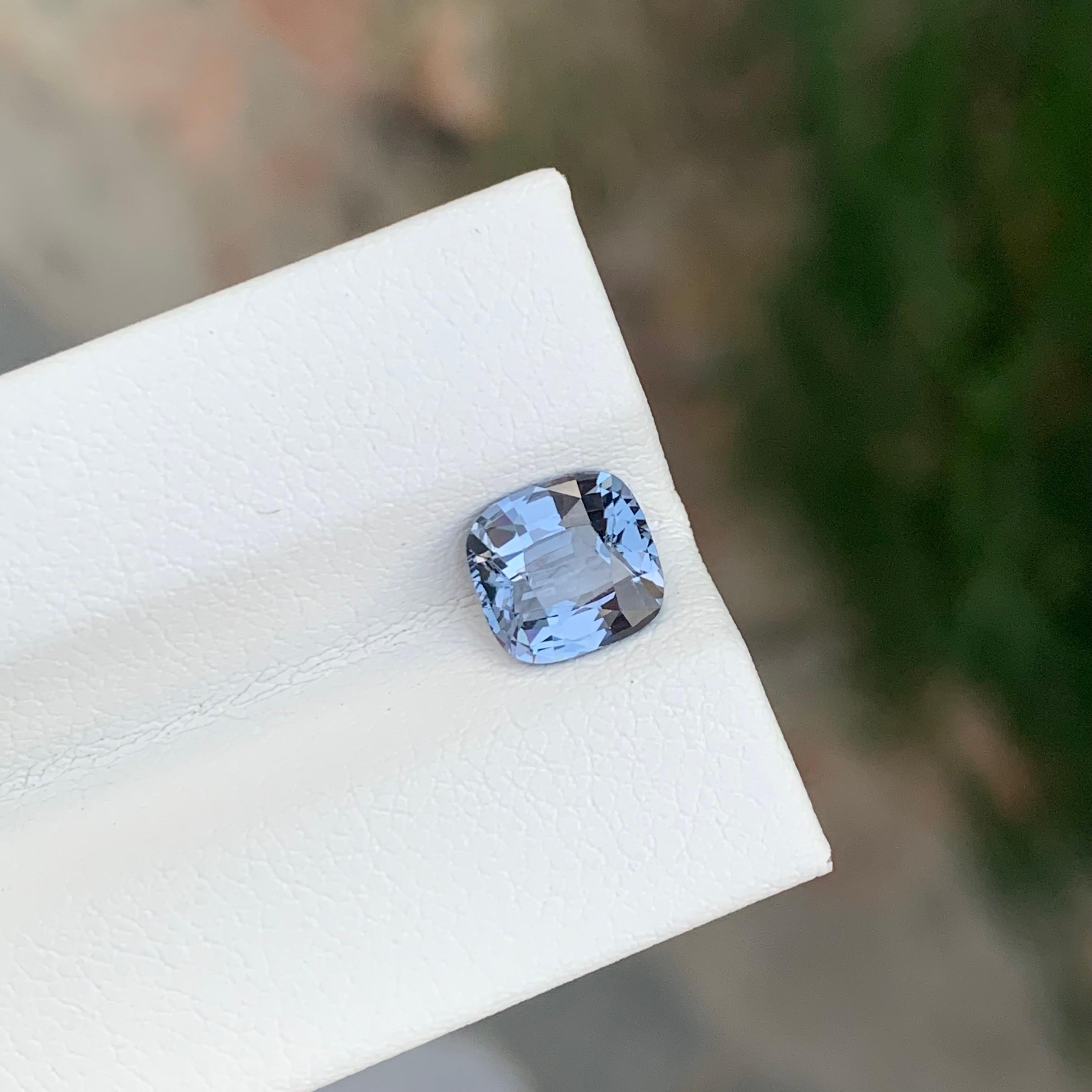 Taille coussin 1.65 Carat Natural Loose Blue Spinel Cushion Shape Gemstone (pierre précieuse en forme de coussin)