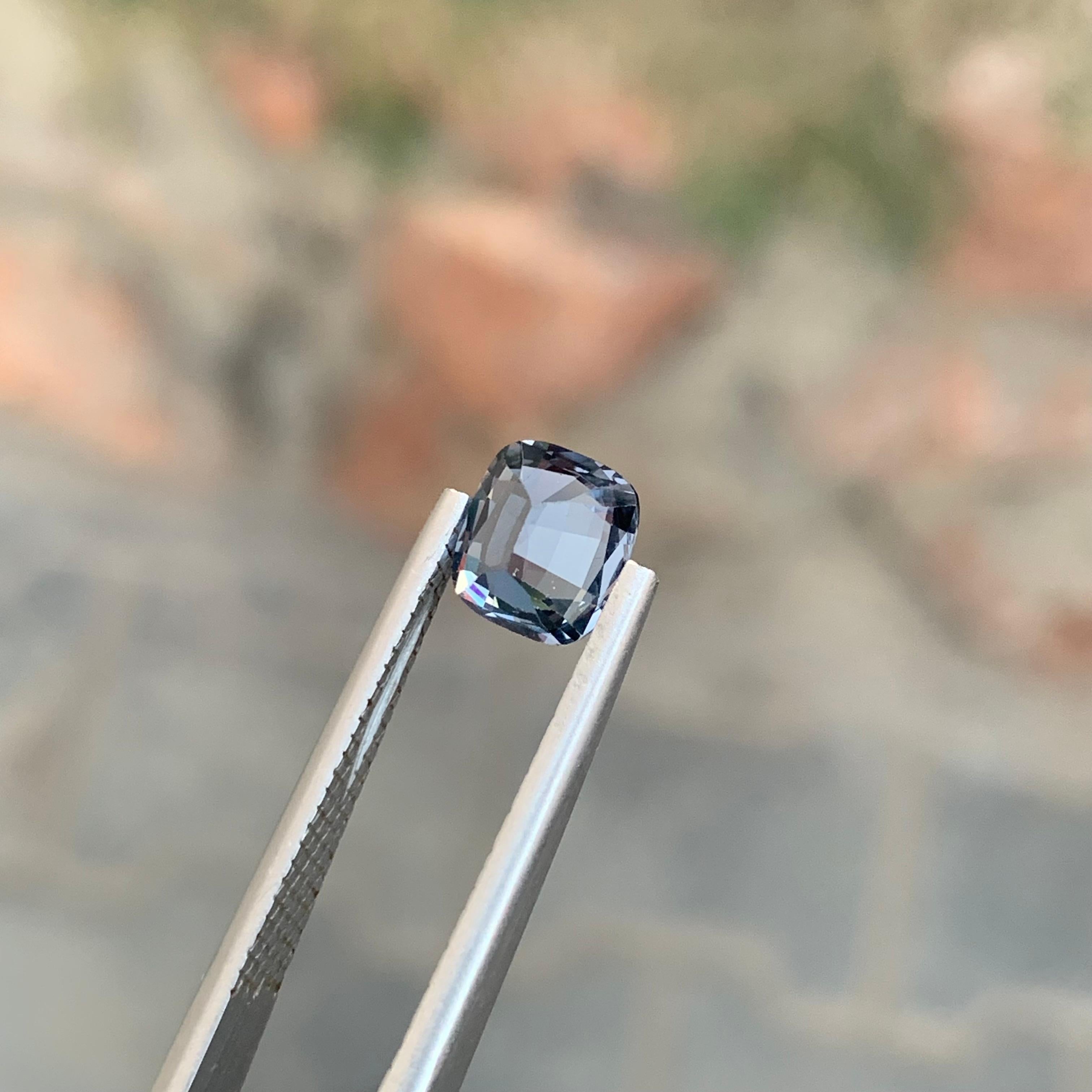 1.65 Carat Natural Loose Blue Spinel Cushion Shape Gemstone (pierre précieuse en forme de coussin) 2