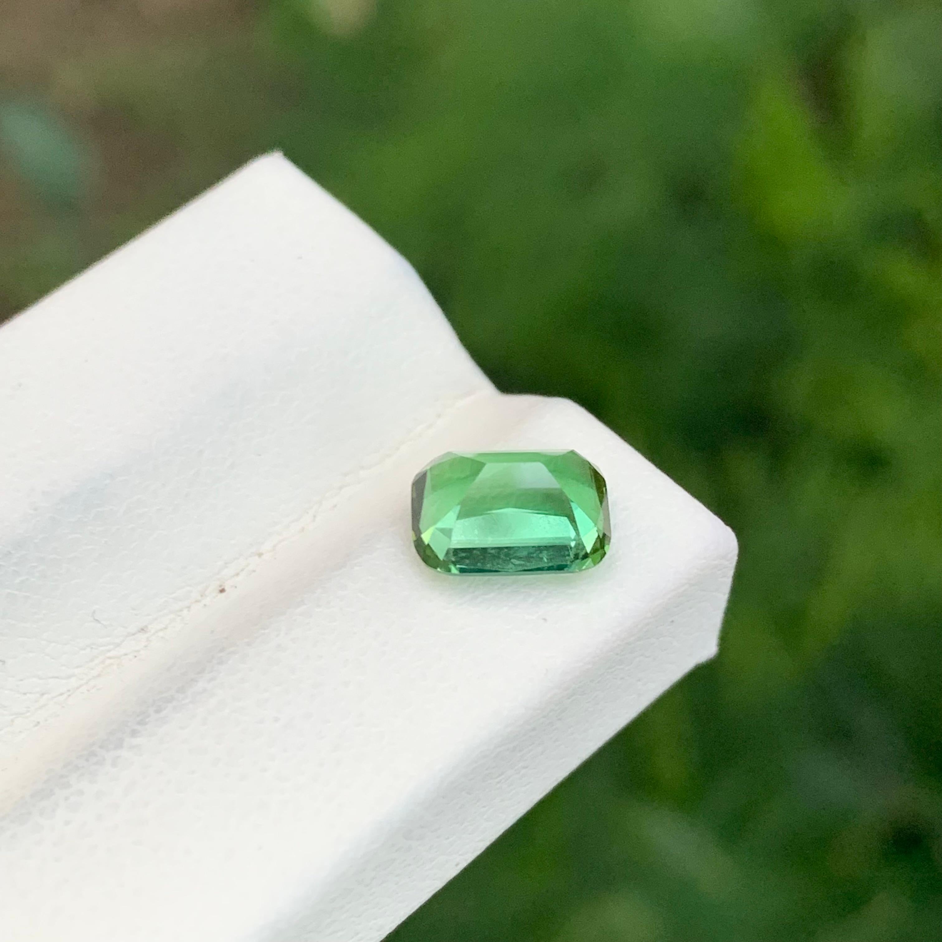 1.65 Carat Natural Loose Bluish Green Tourmaline Cushion Shape Gem In condizioni Nuovo in vendita a Peshawar, PK