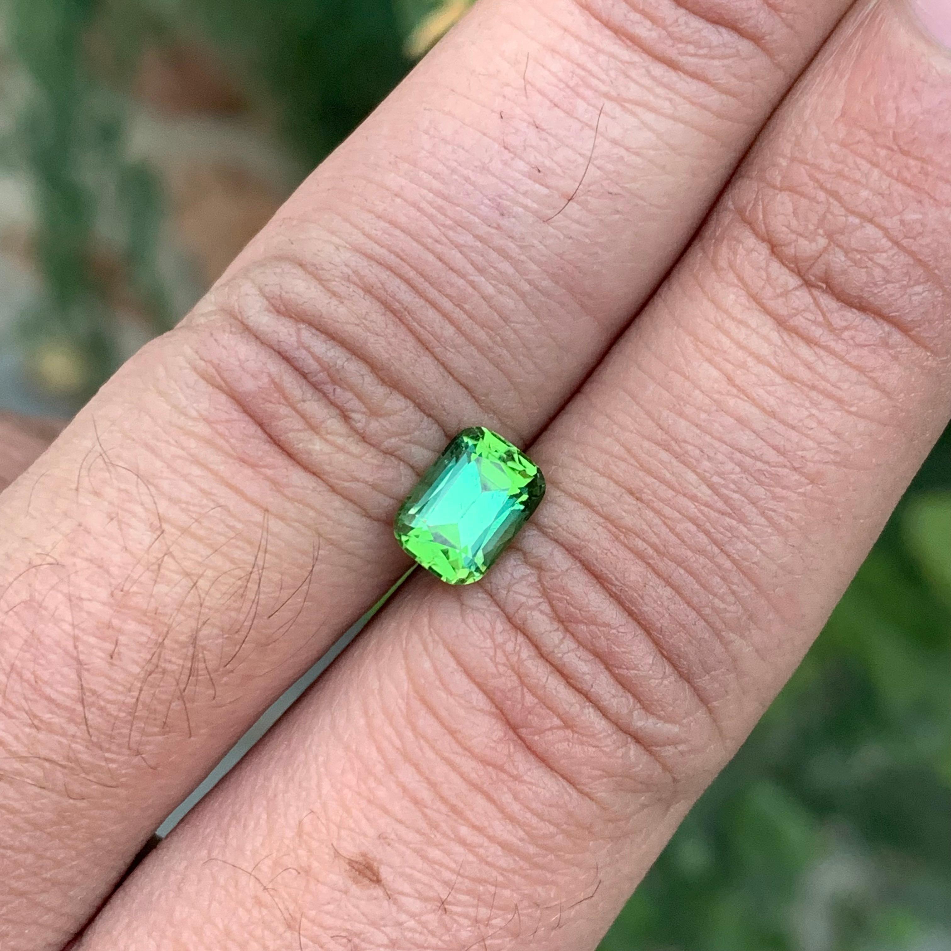 1.65 Carat Natural Loose Bluish Green Tourmaline Cushion Shape Gem in vendita 3