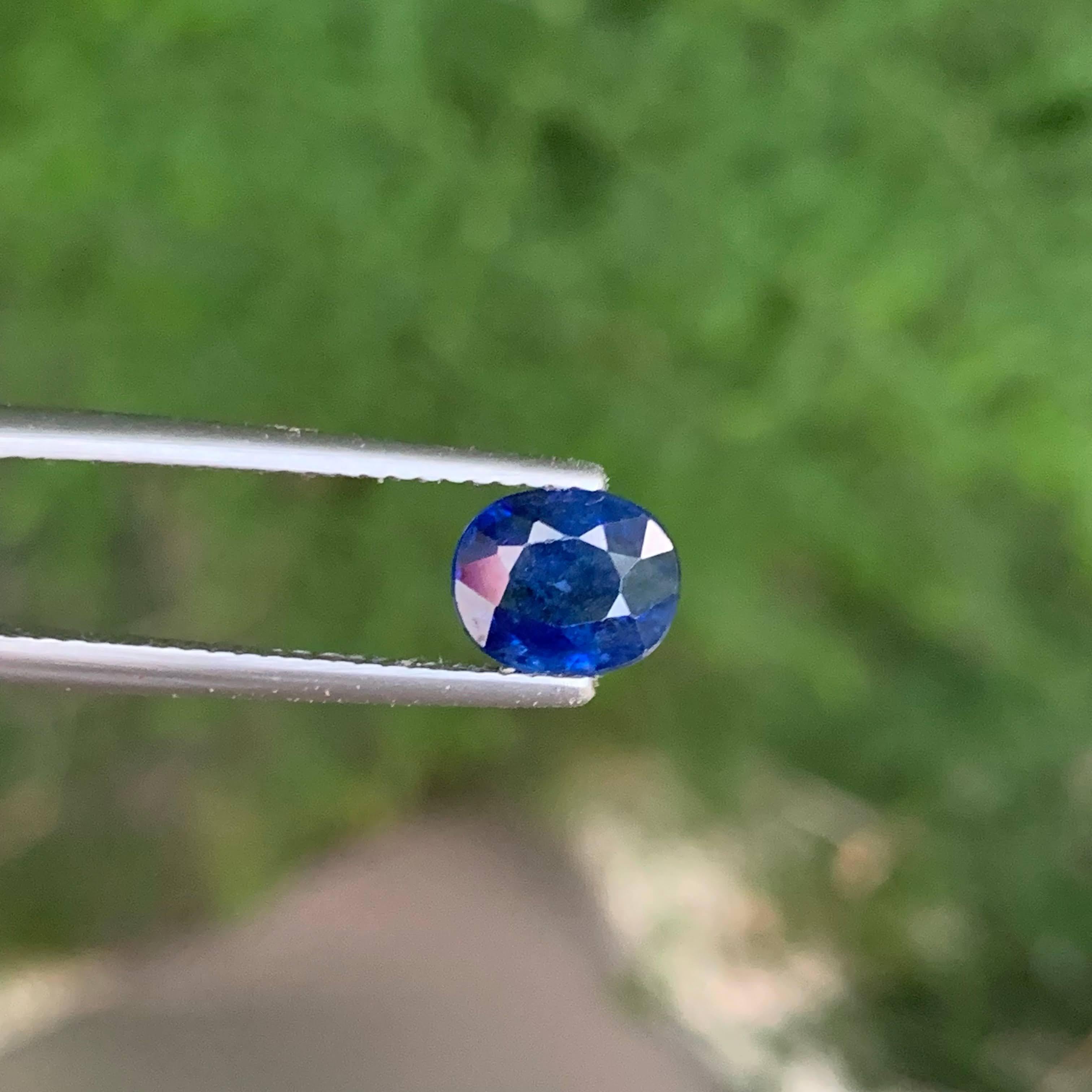 1,65 Karat natürlicher loser tiefblauer Saphir Stein Ovalschliff Sri Lanka Edelstein für Damen oder Herren im Angebot