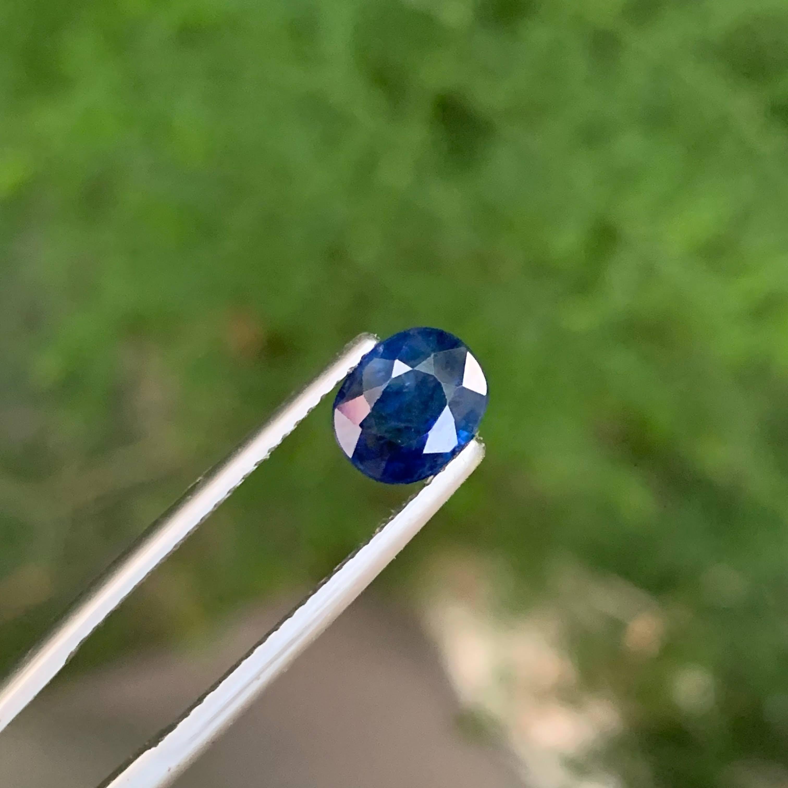 1,65 Karat natürlicher loser tiefblauer Saphir Stein Ovalschliff Sri Lanka Edelstein im Angebot 1