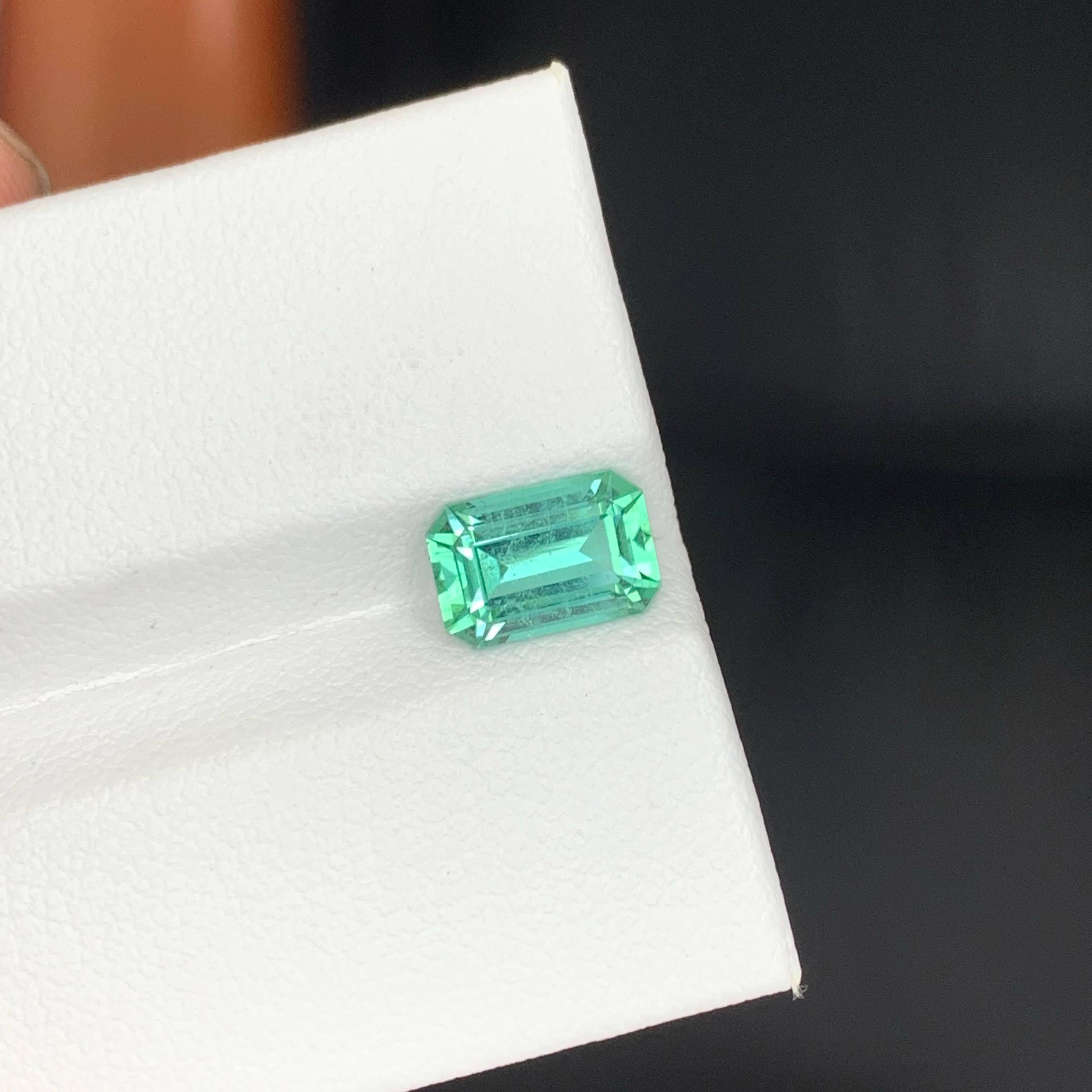 1.65 Carat Natural Loose Emerald Color Tourmaline Emerald Cut From Afghanistan en vente 4