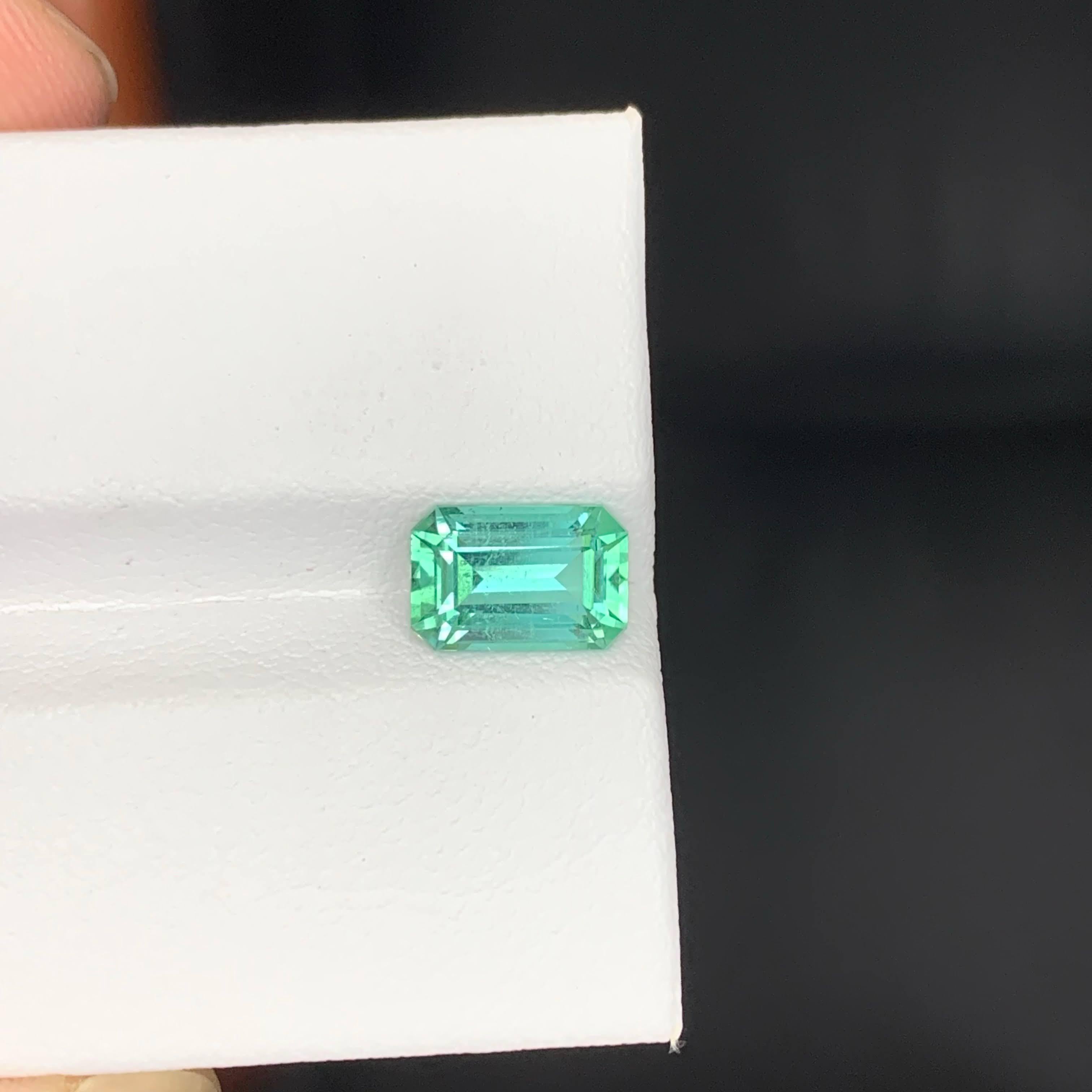 1.65 Carat Natural Loose Emerald Color Tourmaline Emerald Cut From Afghanistan Unisexe en vente