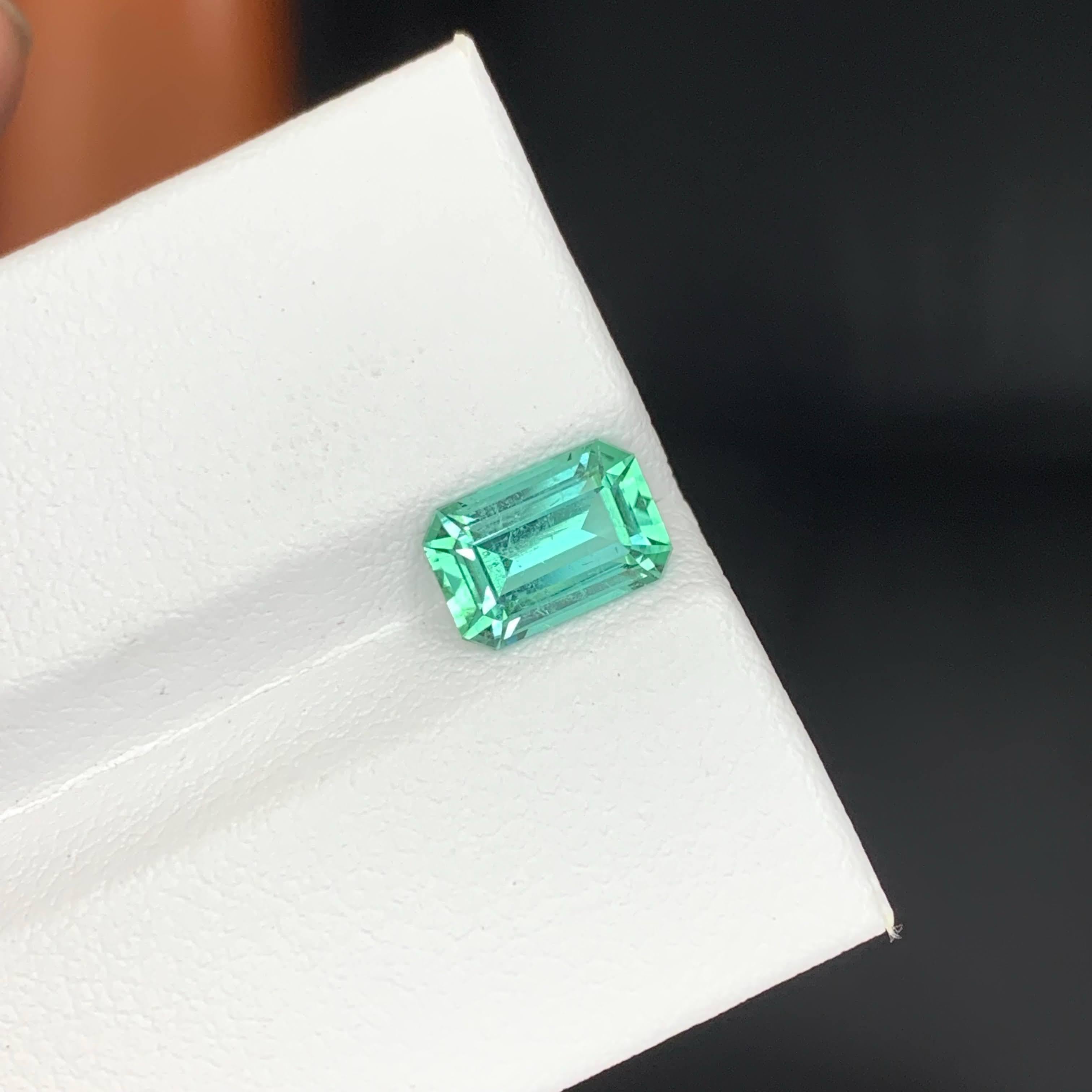 1.65 Carat Natural Loose Emerald Color Tourmaline Emerald Cut From Afghanistan en vente 2
