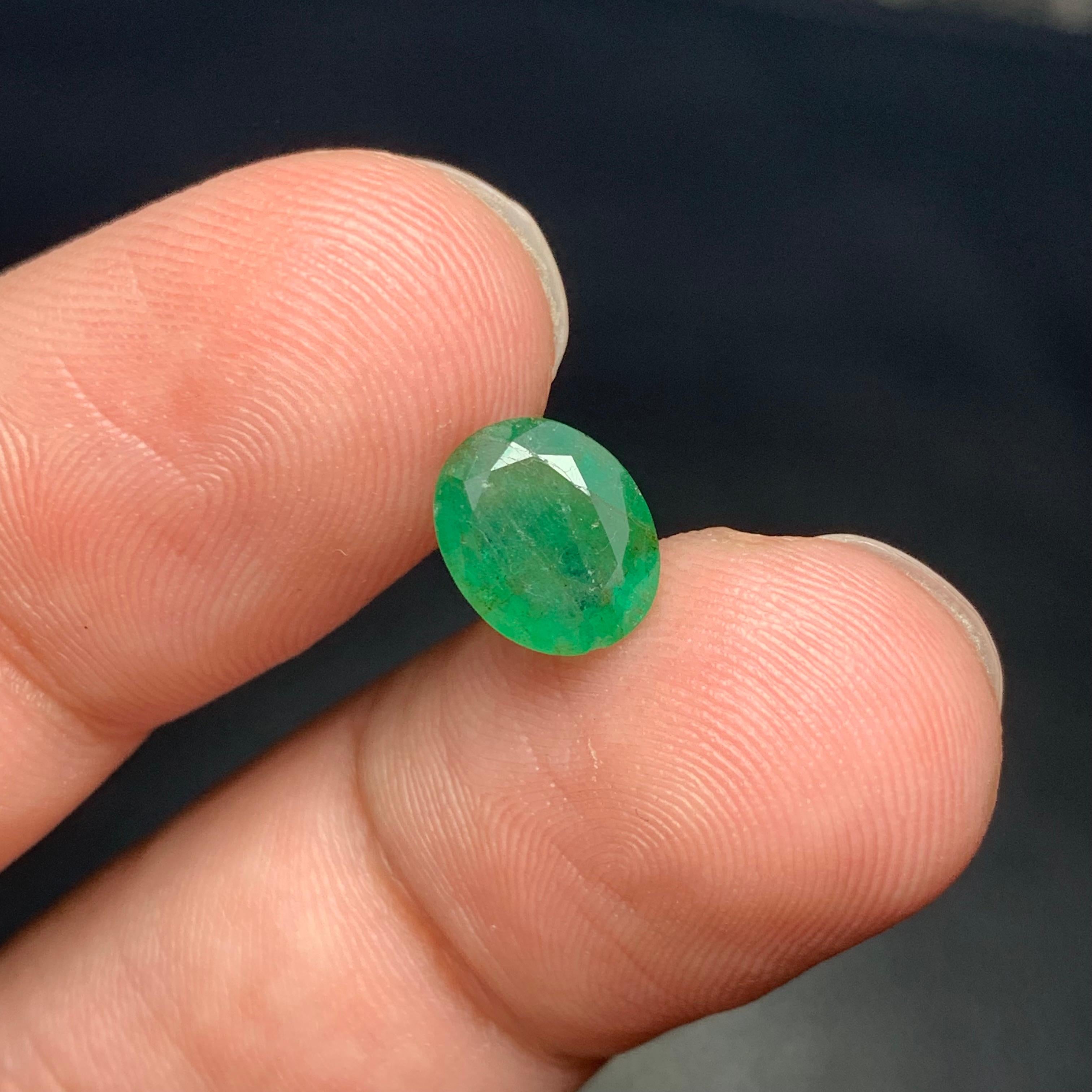 1.65 Carat Natural Loose Emerald Gemstone From Zambian Mine For Sale 5