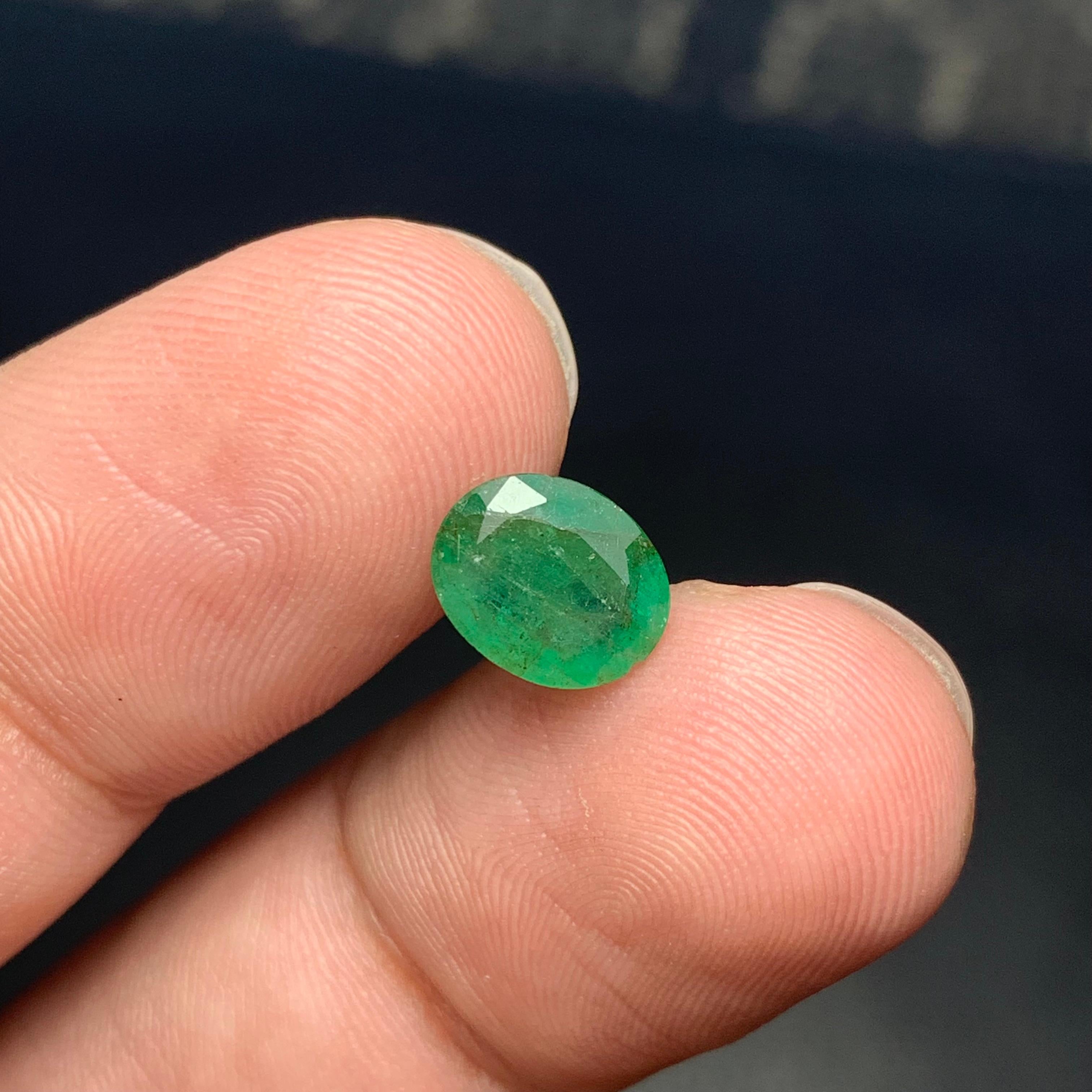 1.65 Carat Natural Loose Emerald Gemstone From Zambian Mine For Sale 2