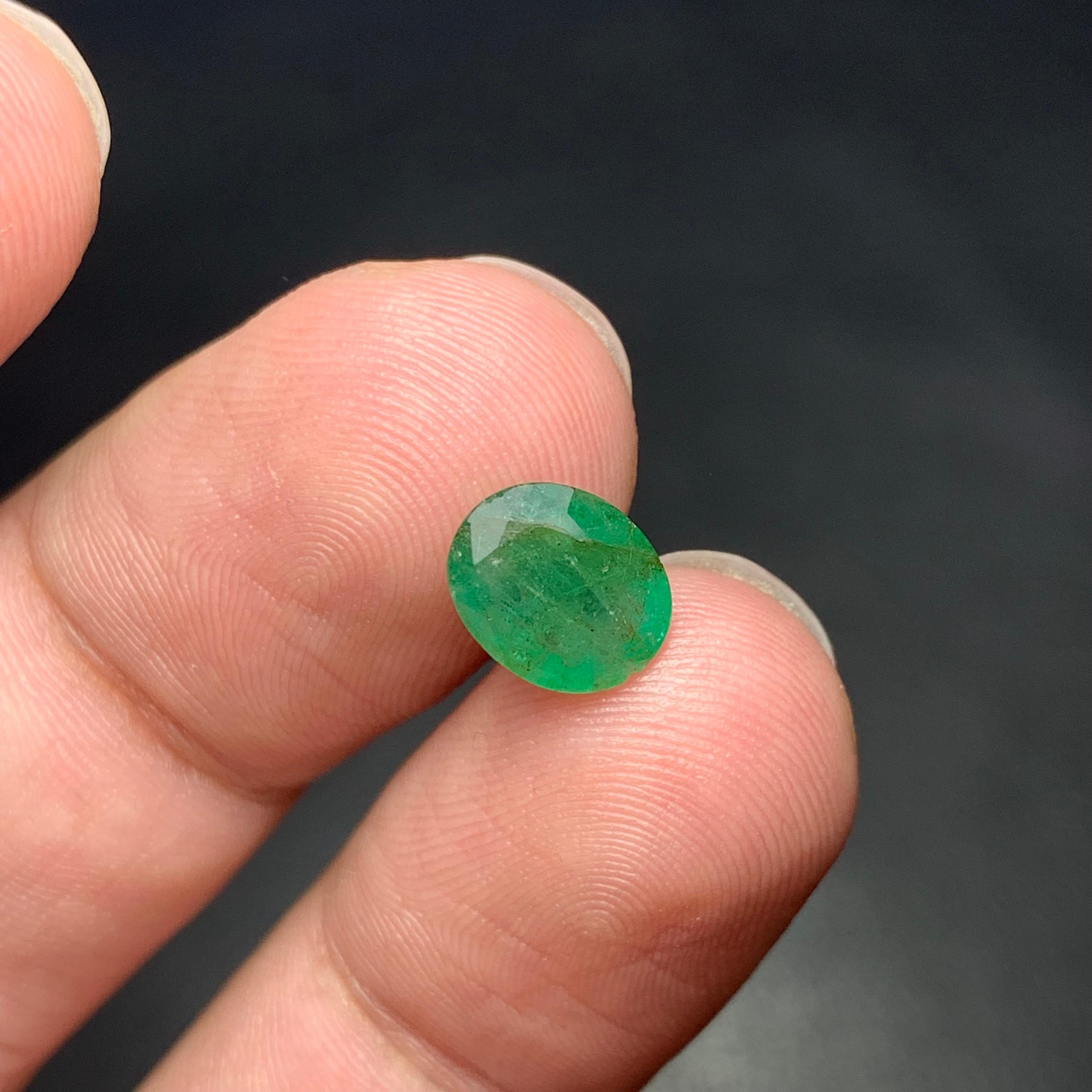 1.65 Carat Natural Loose Emerald Gemstone From Zambian Mine For Sale 3