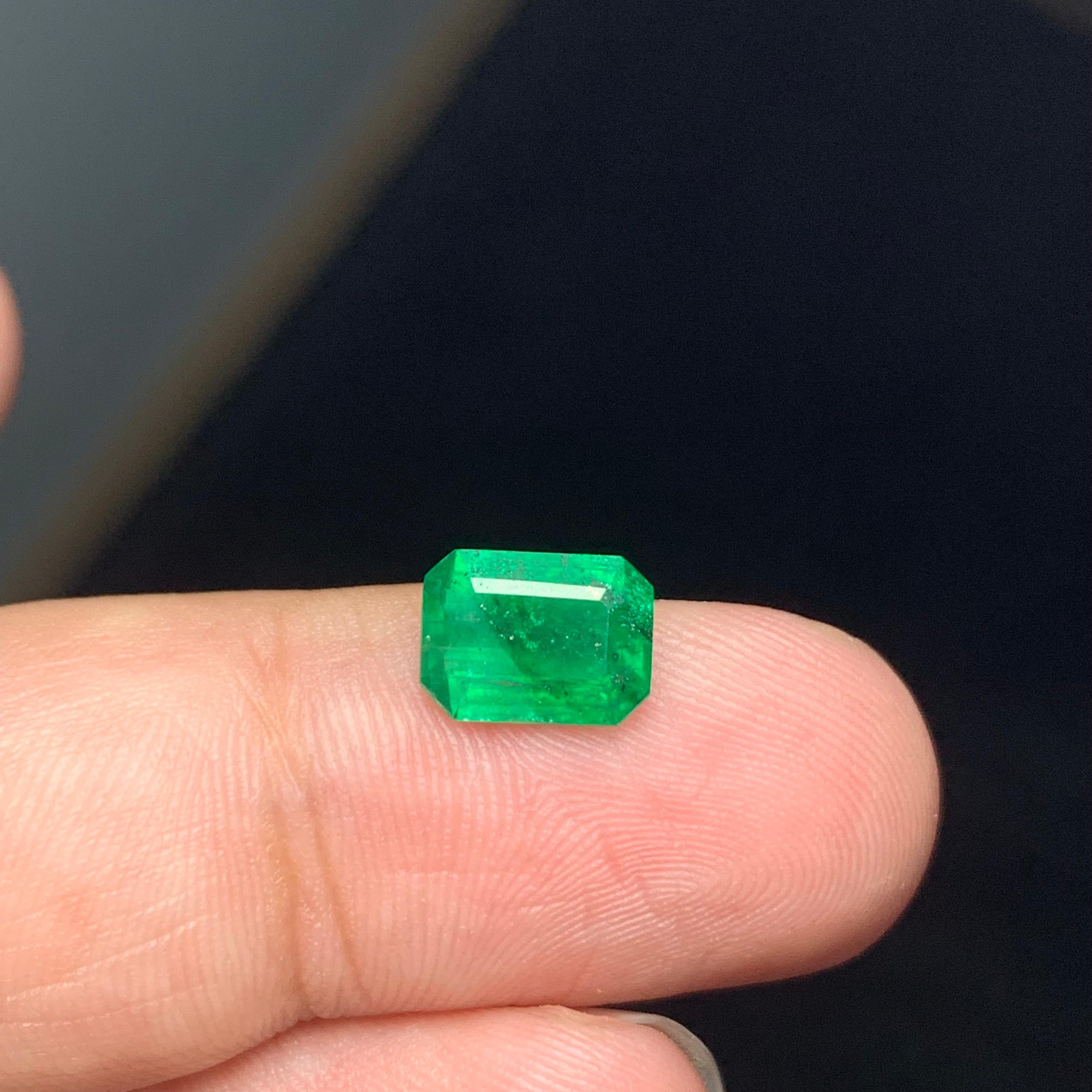 1.65 Carat Natural Loose Emerald Shape Gem For Engagement Ring For Sale 4