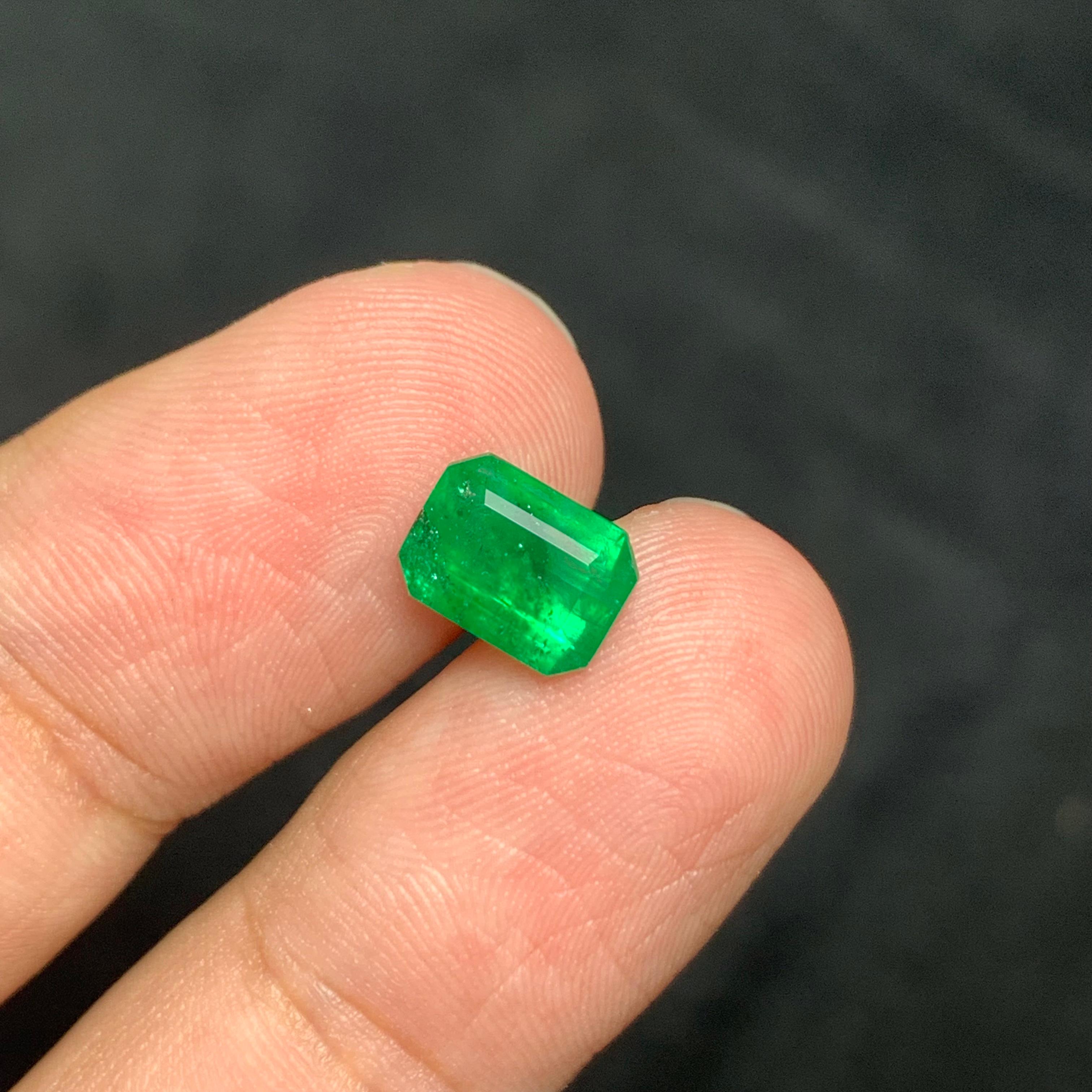 1.65 Carat Natural Loose Emerald Shape Gem For Engagement Ring In New Condition For Sale In Peshawar, PK
