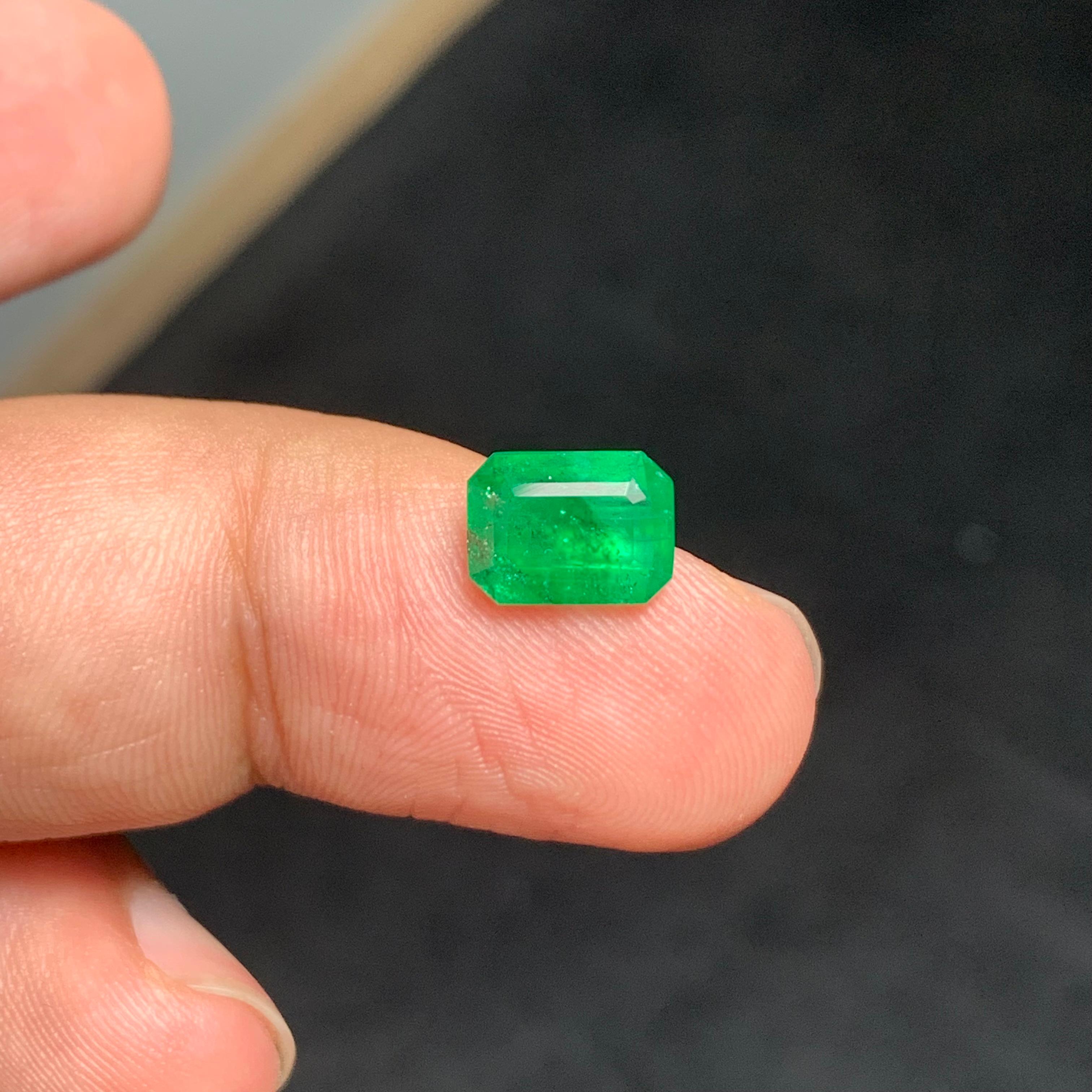 Women's or Men's 1.65 Carat Natural Loose Emerald Shape Gem For Engagement Ring For Sale