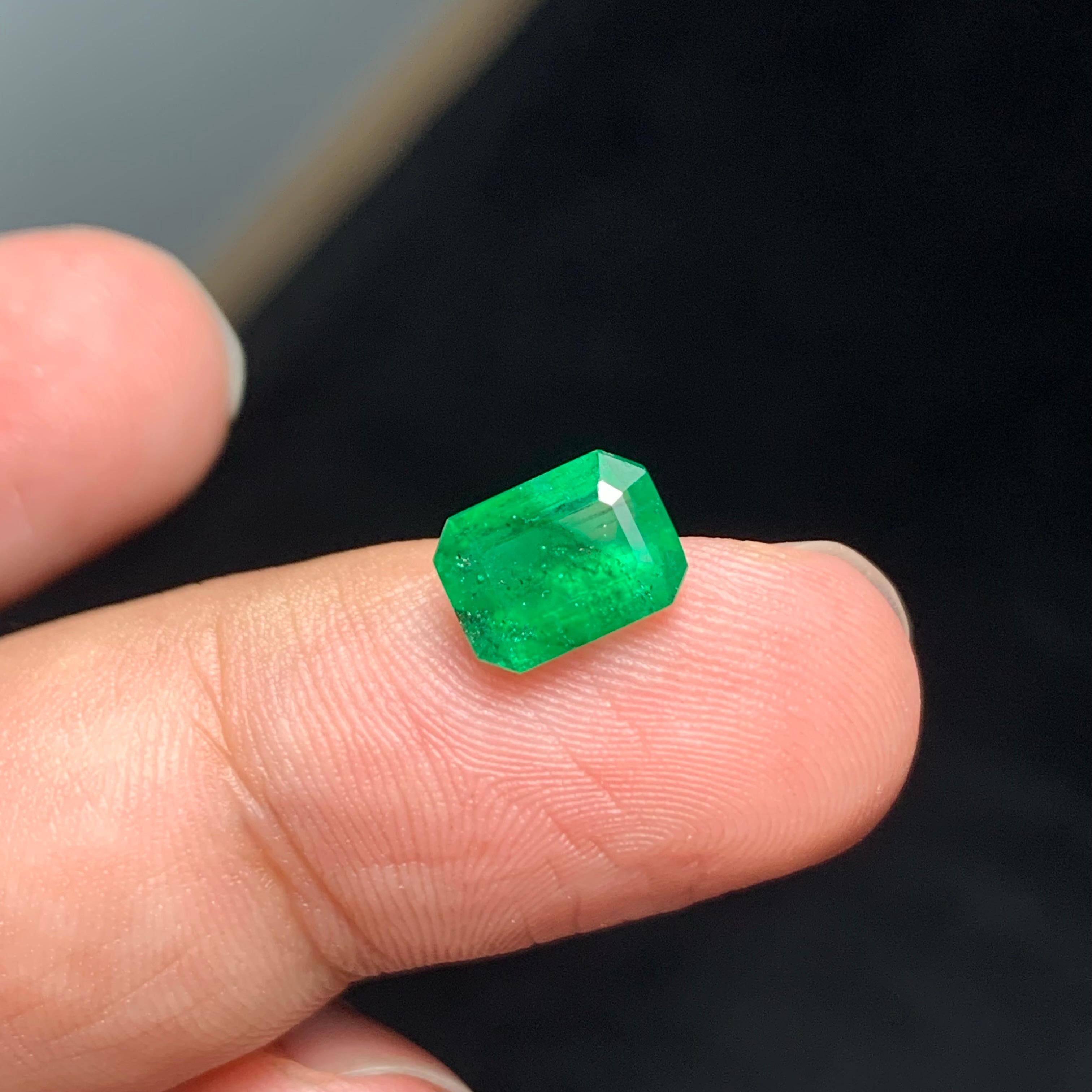 1.65 Carat Natural Loose Emerald Shape Gem For Engagement Ring For Sale 2