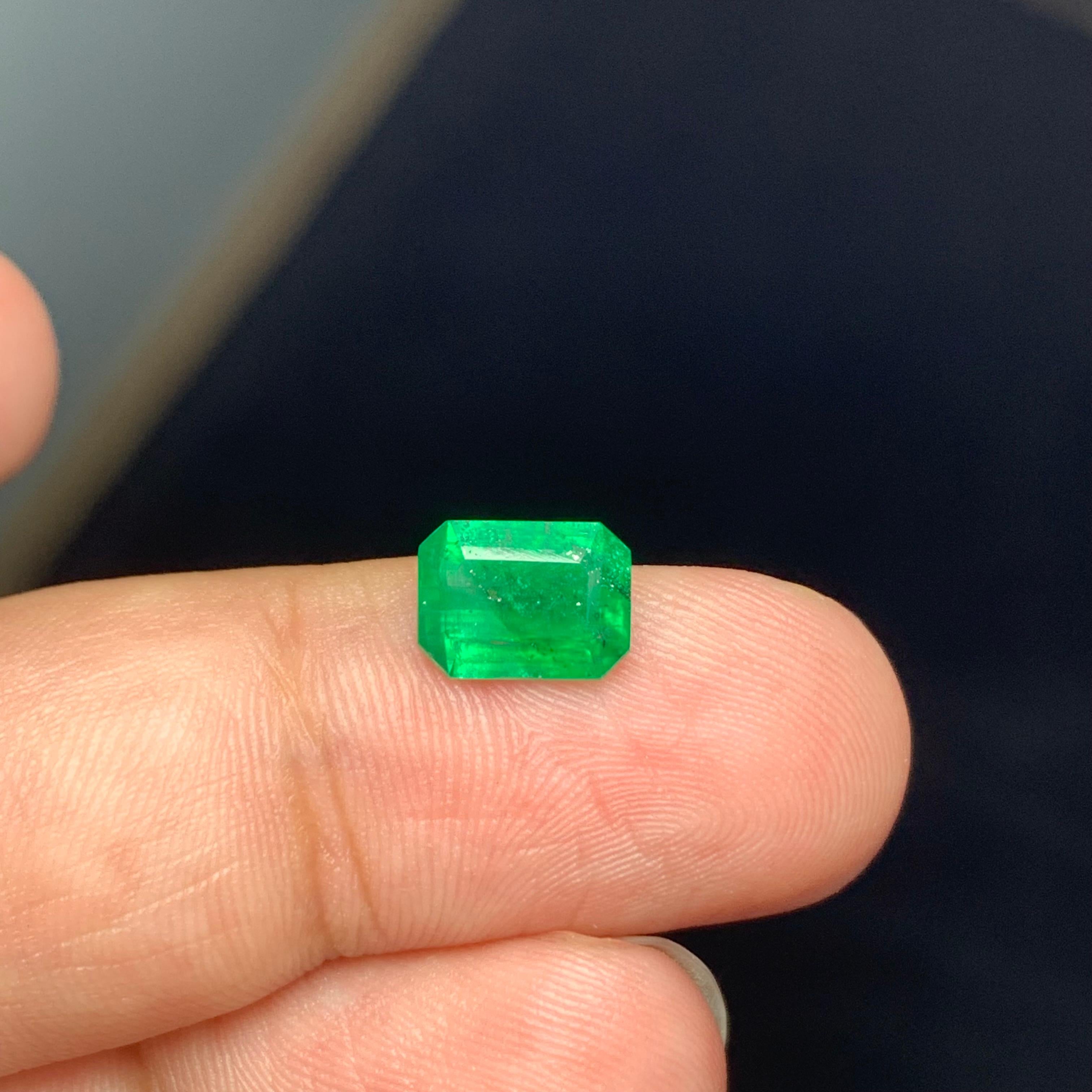 1.65 Carat Natural Loose Emerald Shape Gem For Engagement Ring For Sale 3