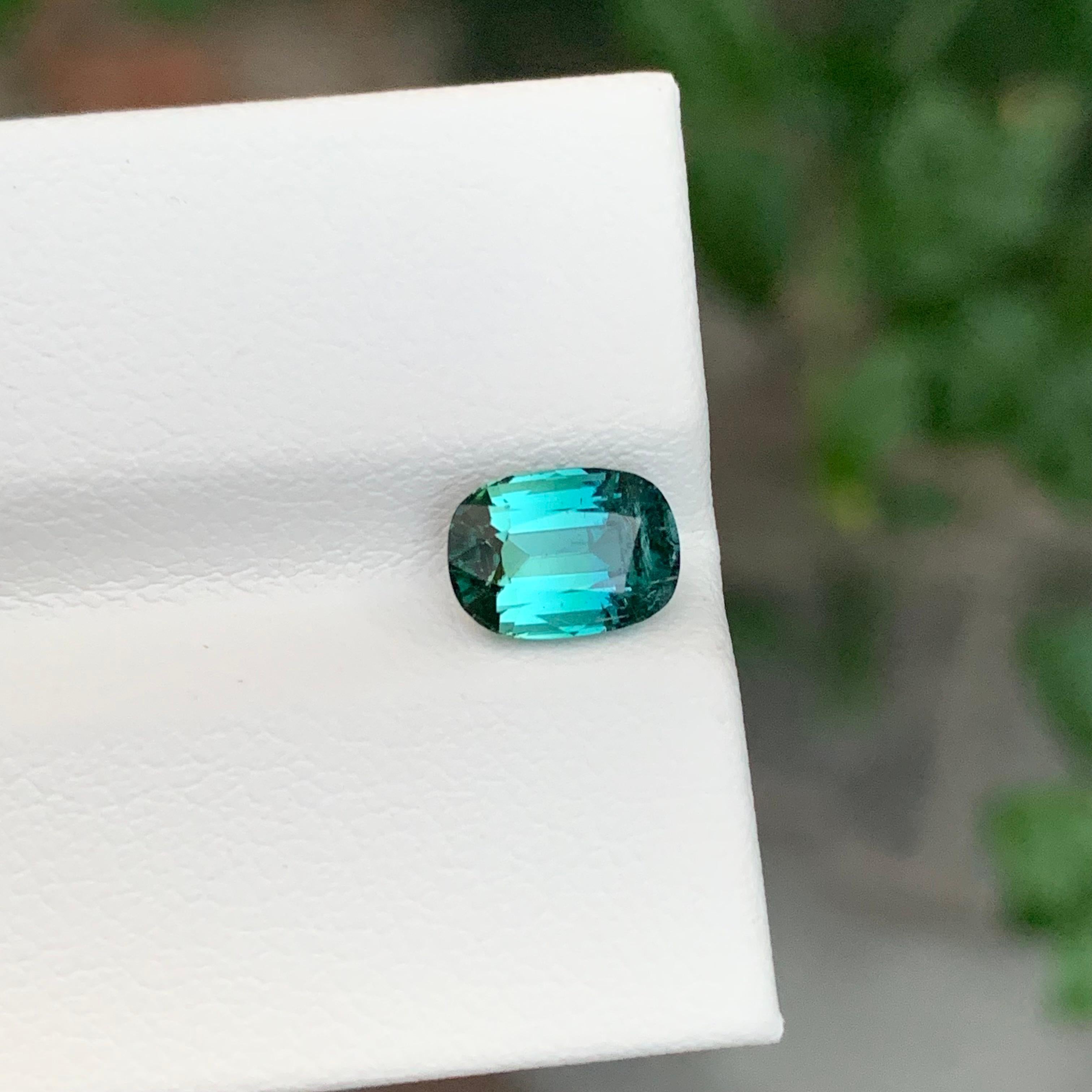 Taille coussin 1.65 Carat Natural Loose Lagoon Shade Tourmaline Cushion Shape Gemstone (pierre précieuse en forme de coussin) en vente