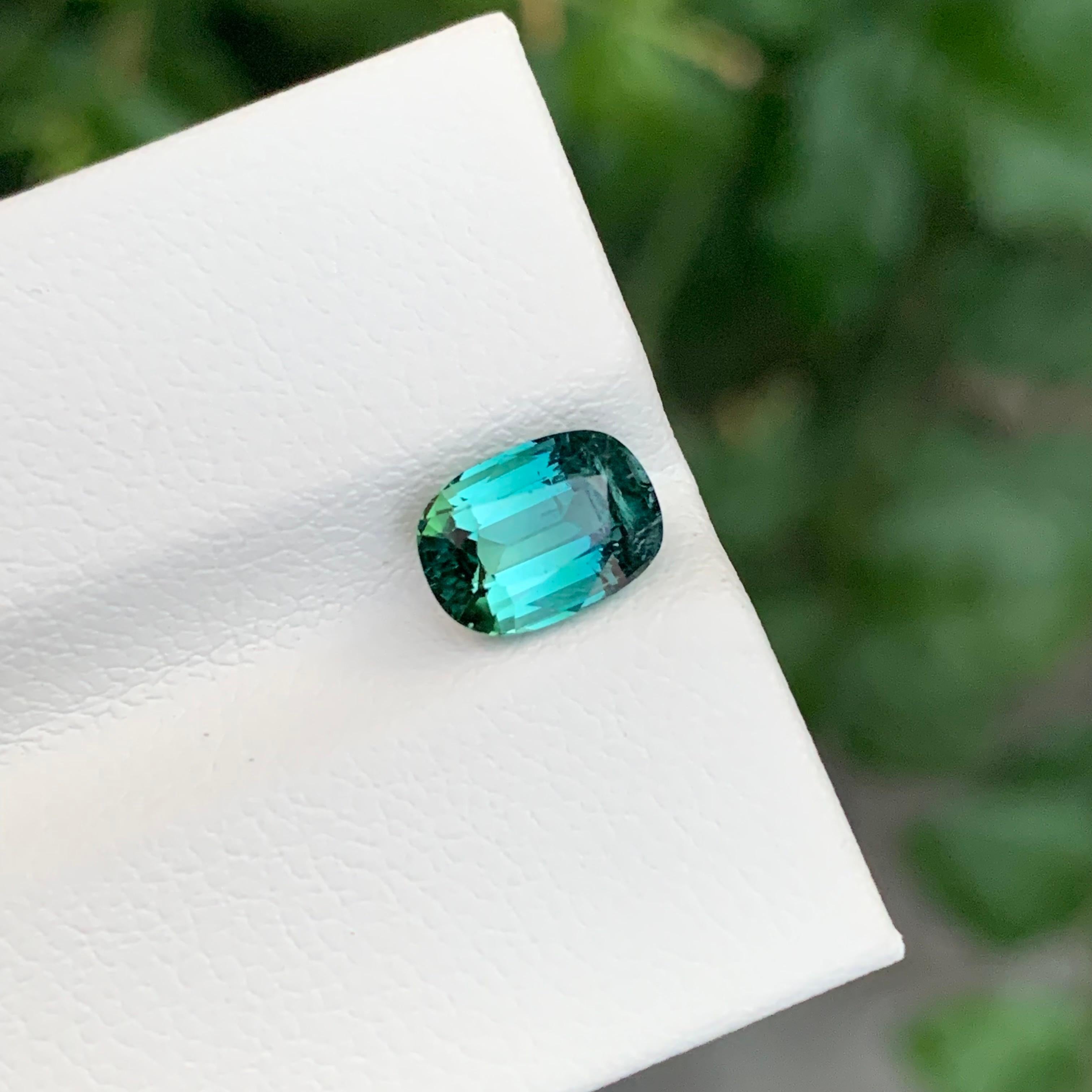 1.65 Carat Natural Loose Lagoon Shade Tourmaline Cushion Shape Gemstone (pierre précieuse en forme de coussin) en vente 3