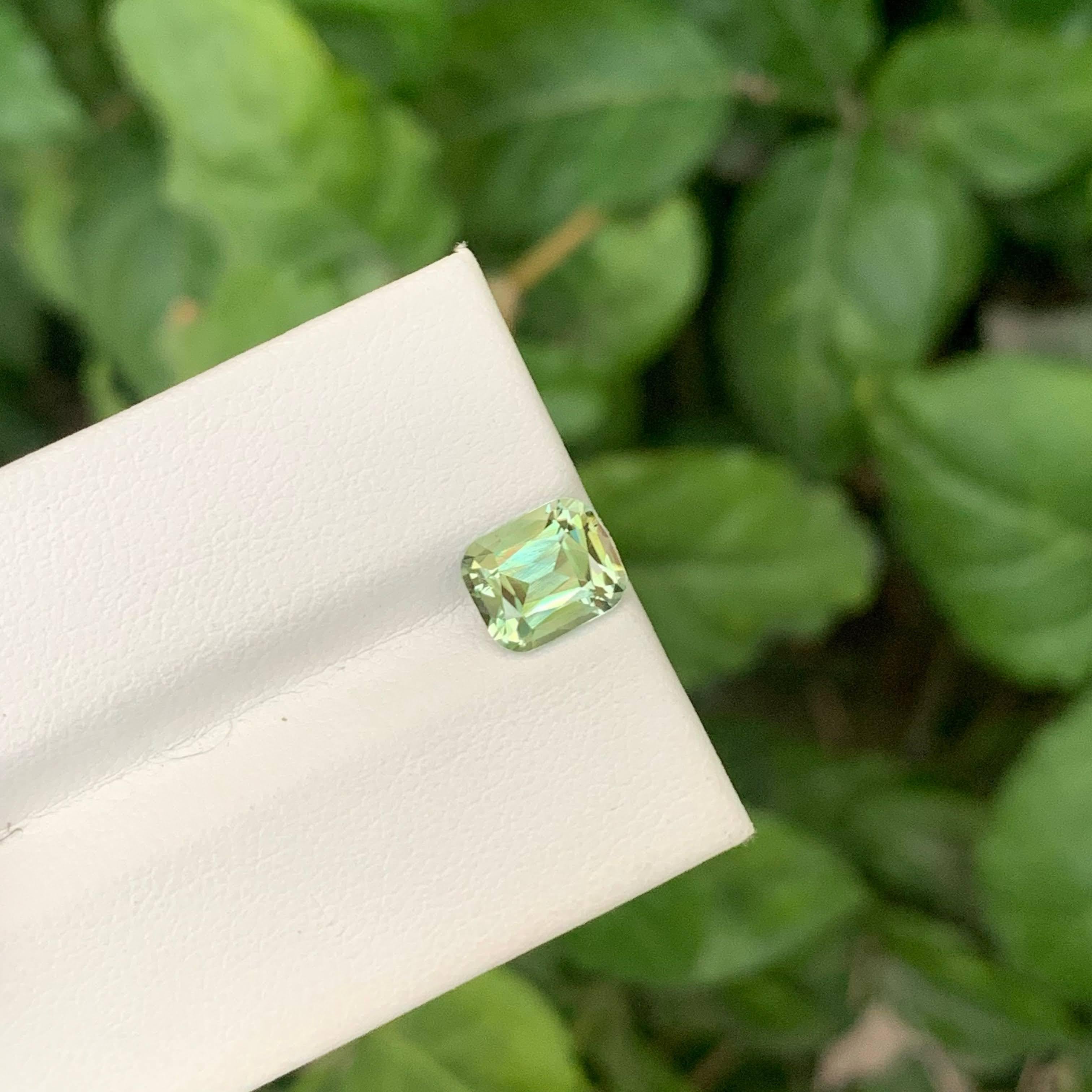 1.65 Carat Natural Loose Light Green Tourmaline Cushion Cut Afghan Gemstone (pierre précieuse afghane) en vente 4