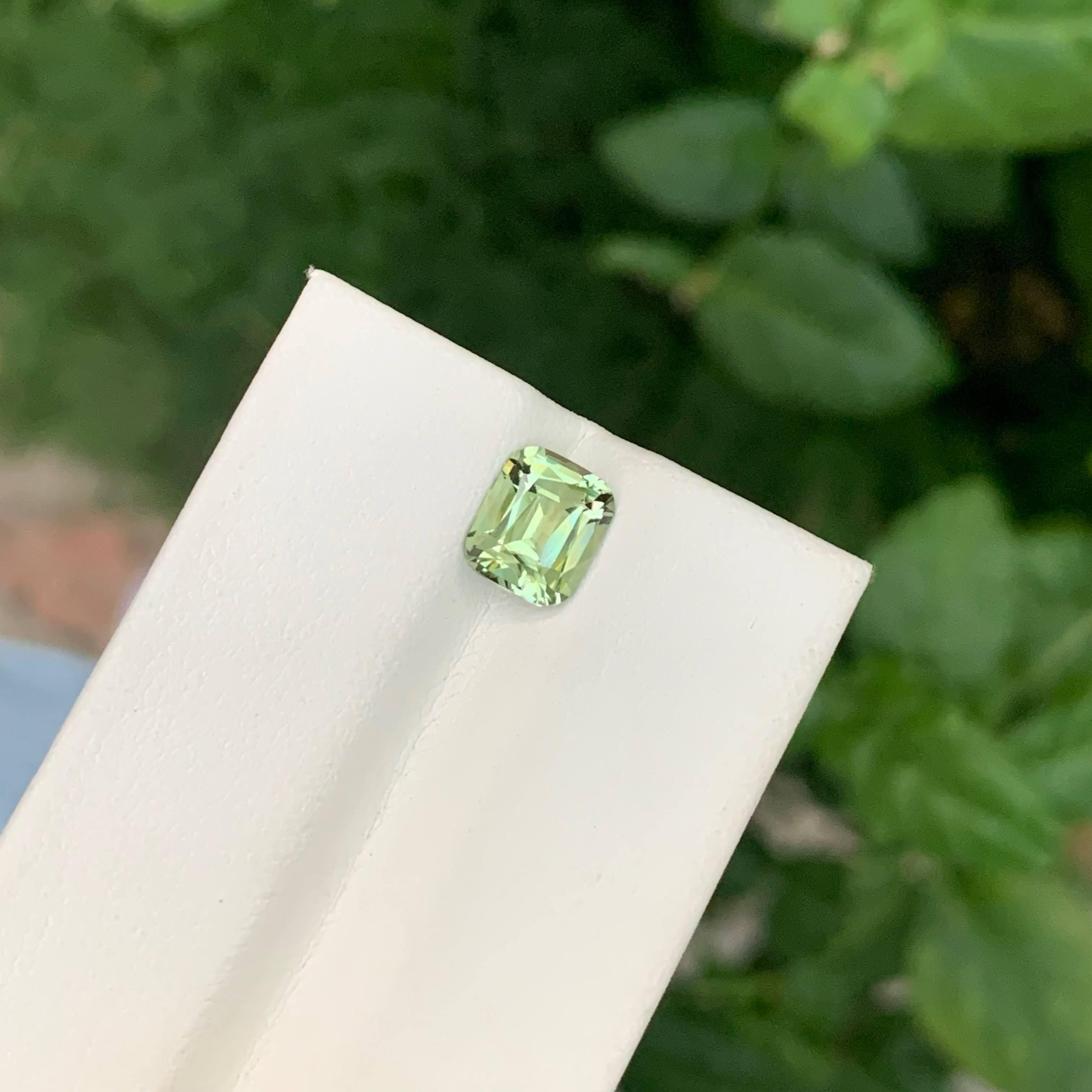 Taille coussin 1.65 Carat Natural Loose Light Green Tourmaline Cushion Cut Afghan Gemstone (pierre précieuse afghane) en vente