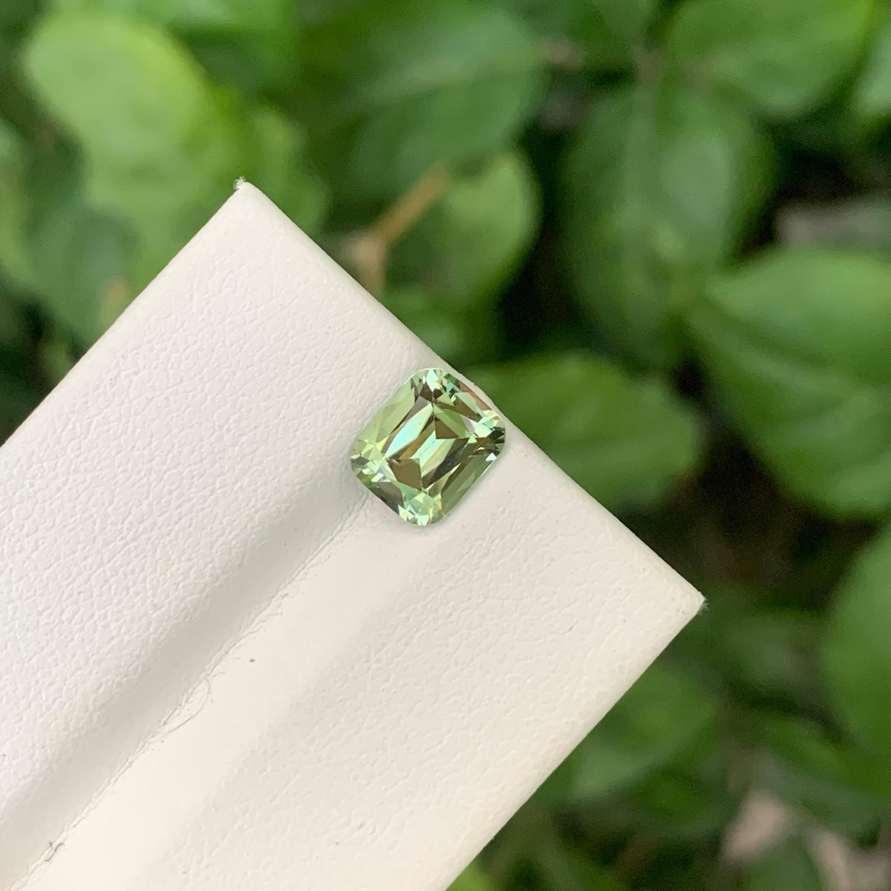 1.65 Carat Natural Loose Light Green Tourmaline Cushion Cut Afghan Gemstone (pierre précieuse afghane) Unisexe en vente