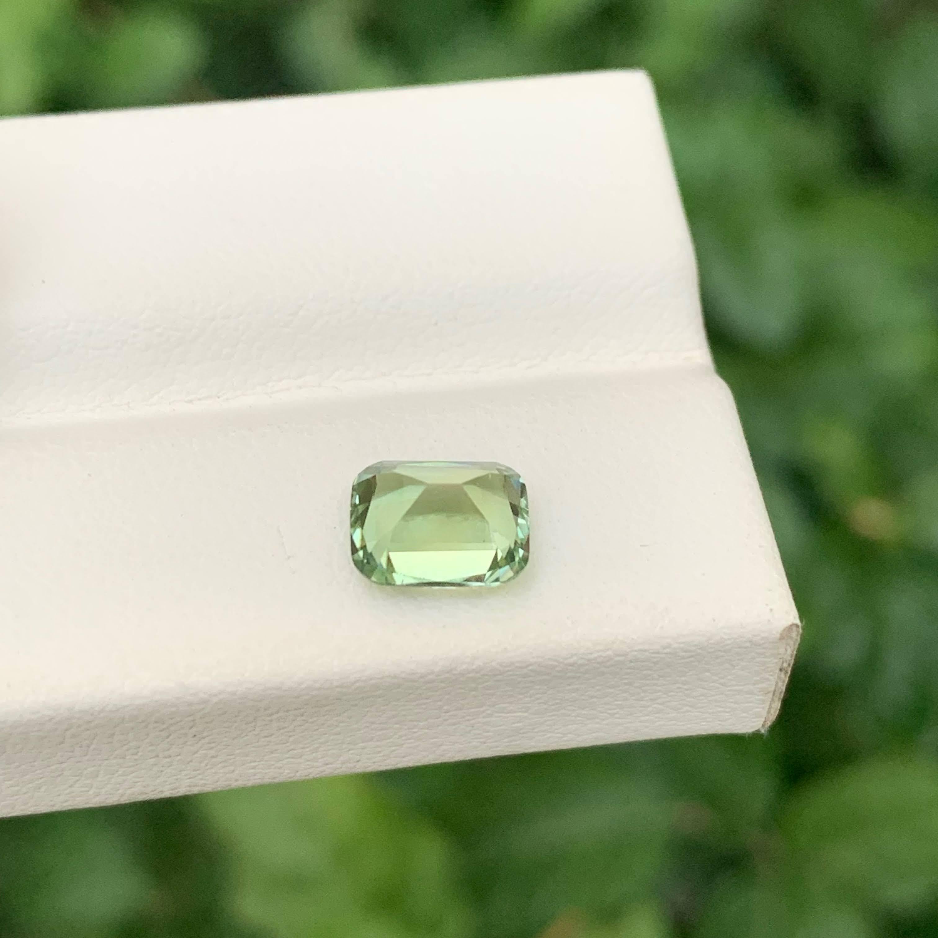 1.65 Carat Natural Loose Light Green Tourmaline Cushion Cut Afghan Gemstone (pierre précieuse afghane) en vente 1