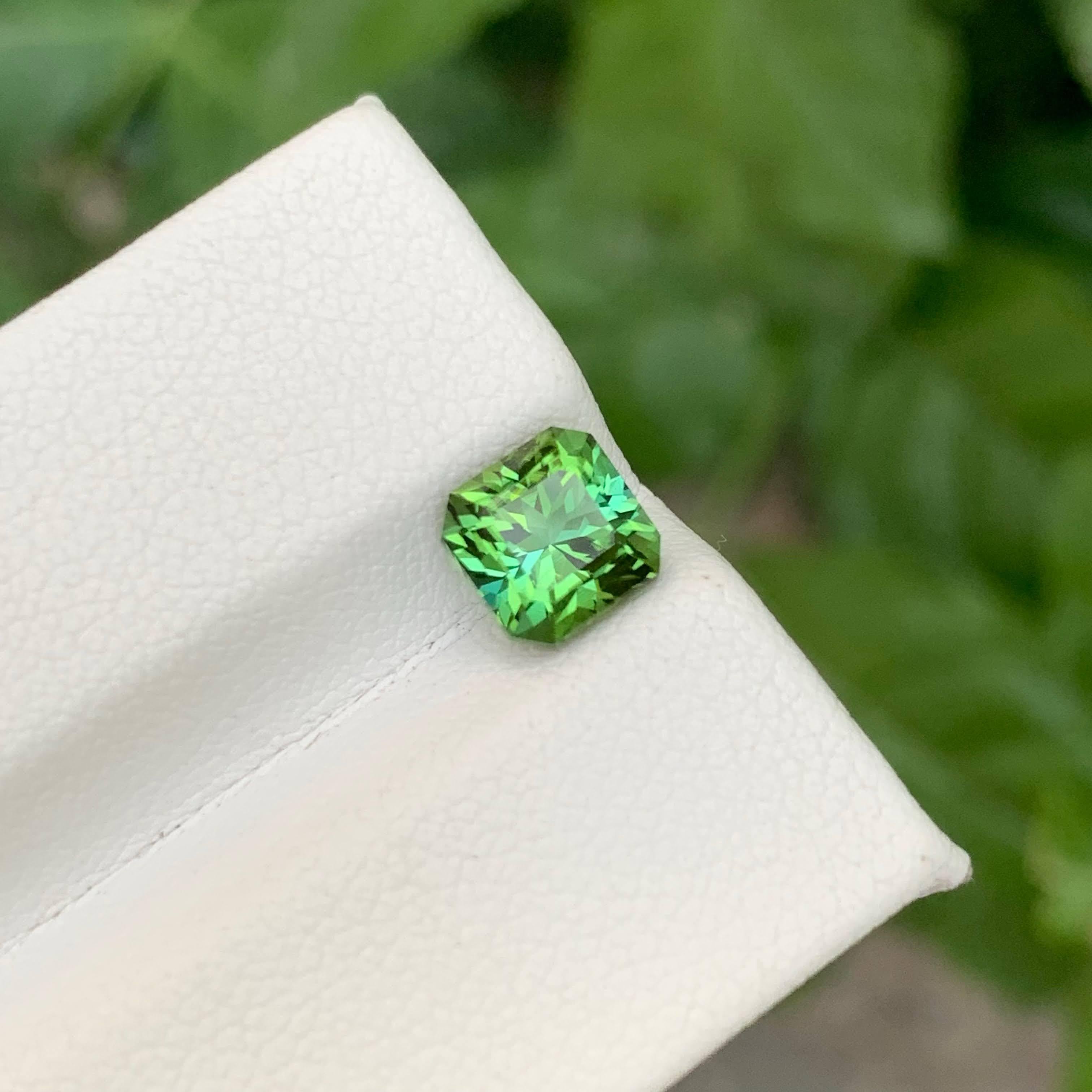 Taille Asscher 1.65 Carat Nature Loose Mine Green Tourmaline Asscher Cut Afghan Gemstone (pierre précieuse afghane) en vente