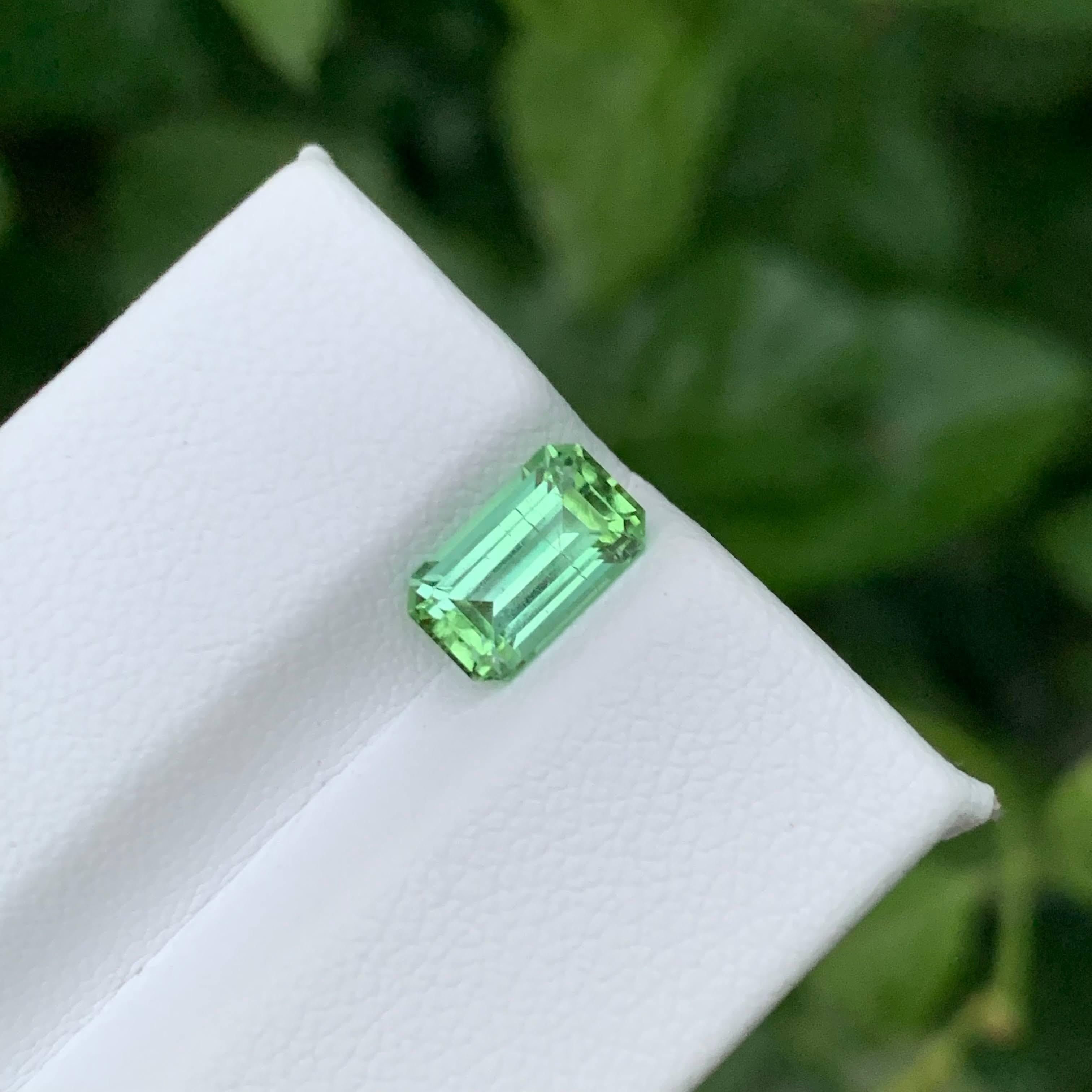 1,65 Karat Natürlicher loser mintgrüner Turmalin Smaragdschliff Afghanischer Edelstein im Angebot 2