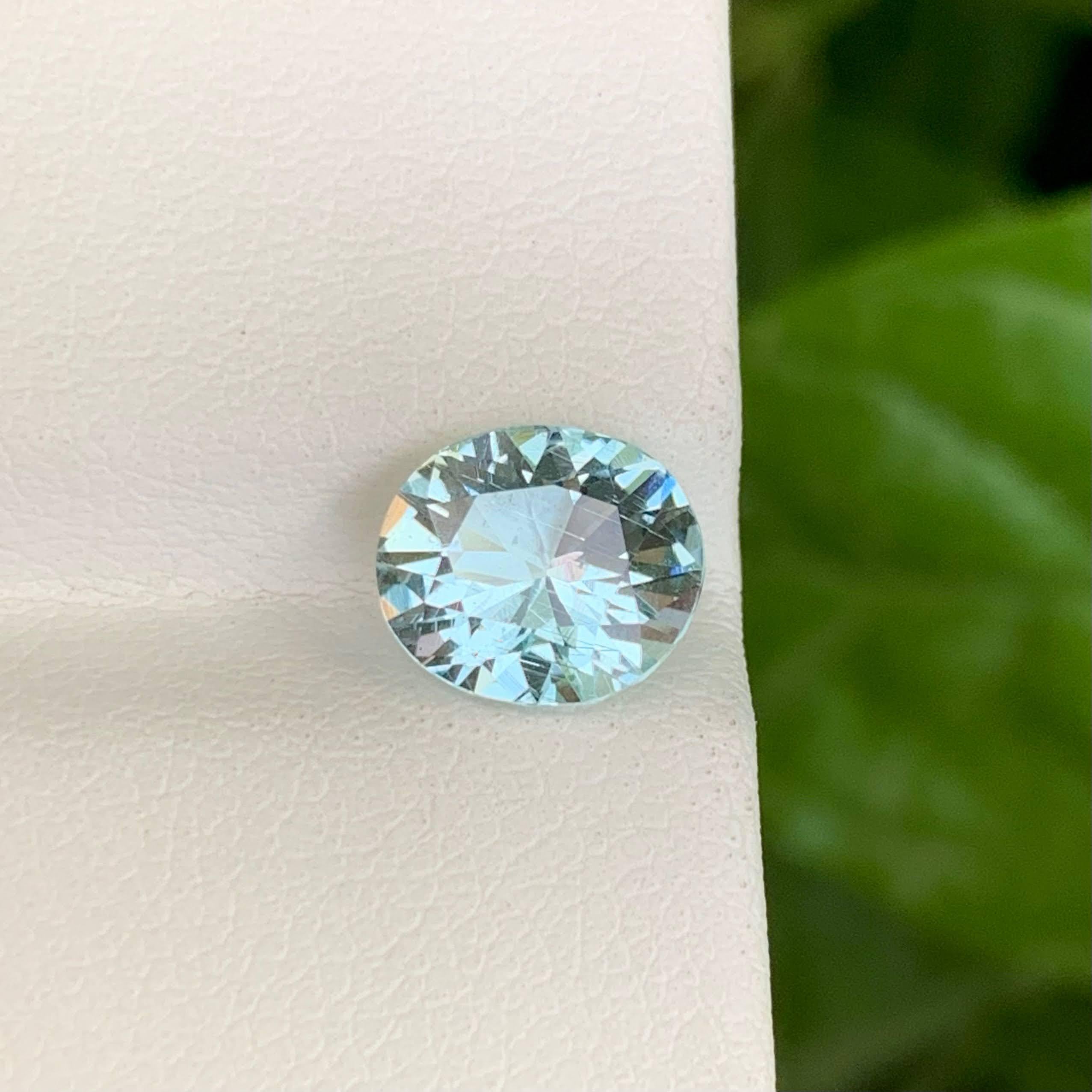 Gewicht 1,65 Karat
Abmessungen 8,6x7,4x5,2 mm
Behandlung Keine
Herkunft Madagaskar
Klarheit VVS 
Form Schnitt Oval 
NA



Erleben Sie die ruhige Schönheit dieses 1,65 Karat schweren natürlichen meeresblauen Aquamarins, der mit einem meisterhaften