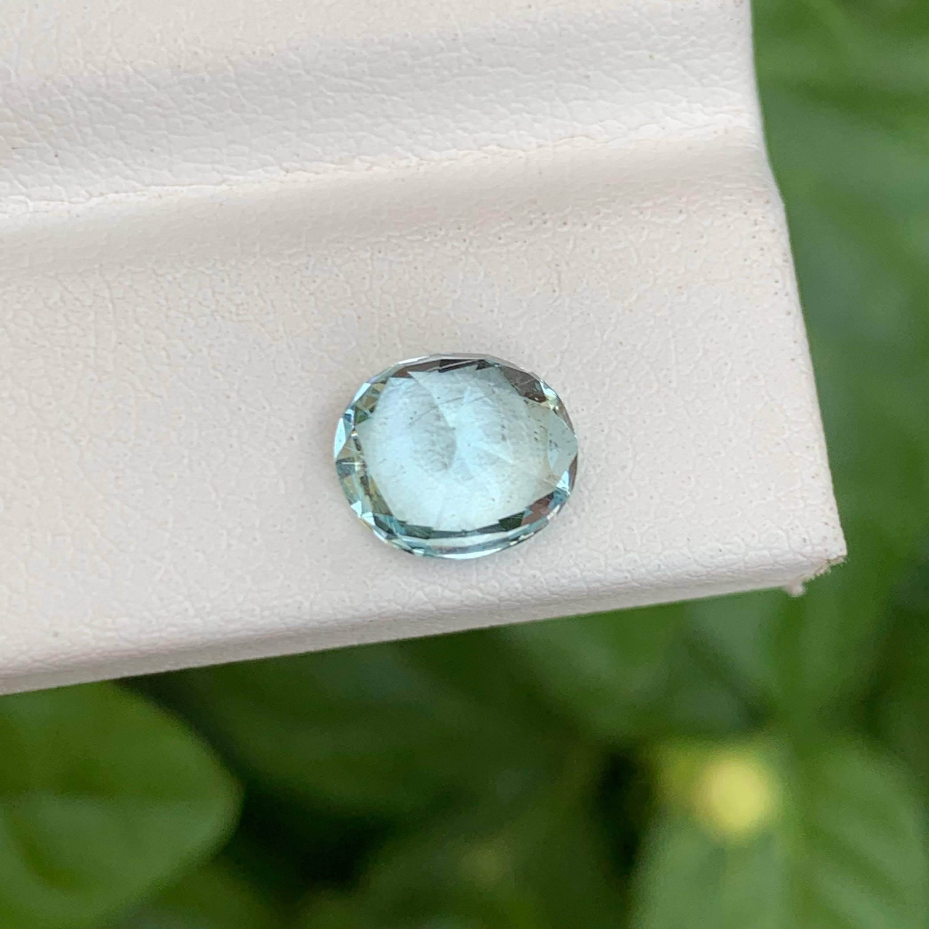 1,65 Karat Natürlicher Lose Meer Blauer Aquamarin Oval Schliff Madagaskars Edelstein (Moderne) im Angebot